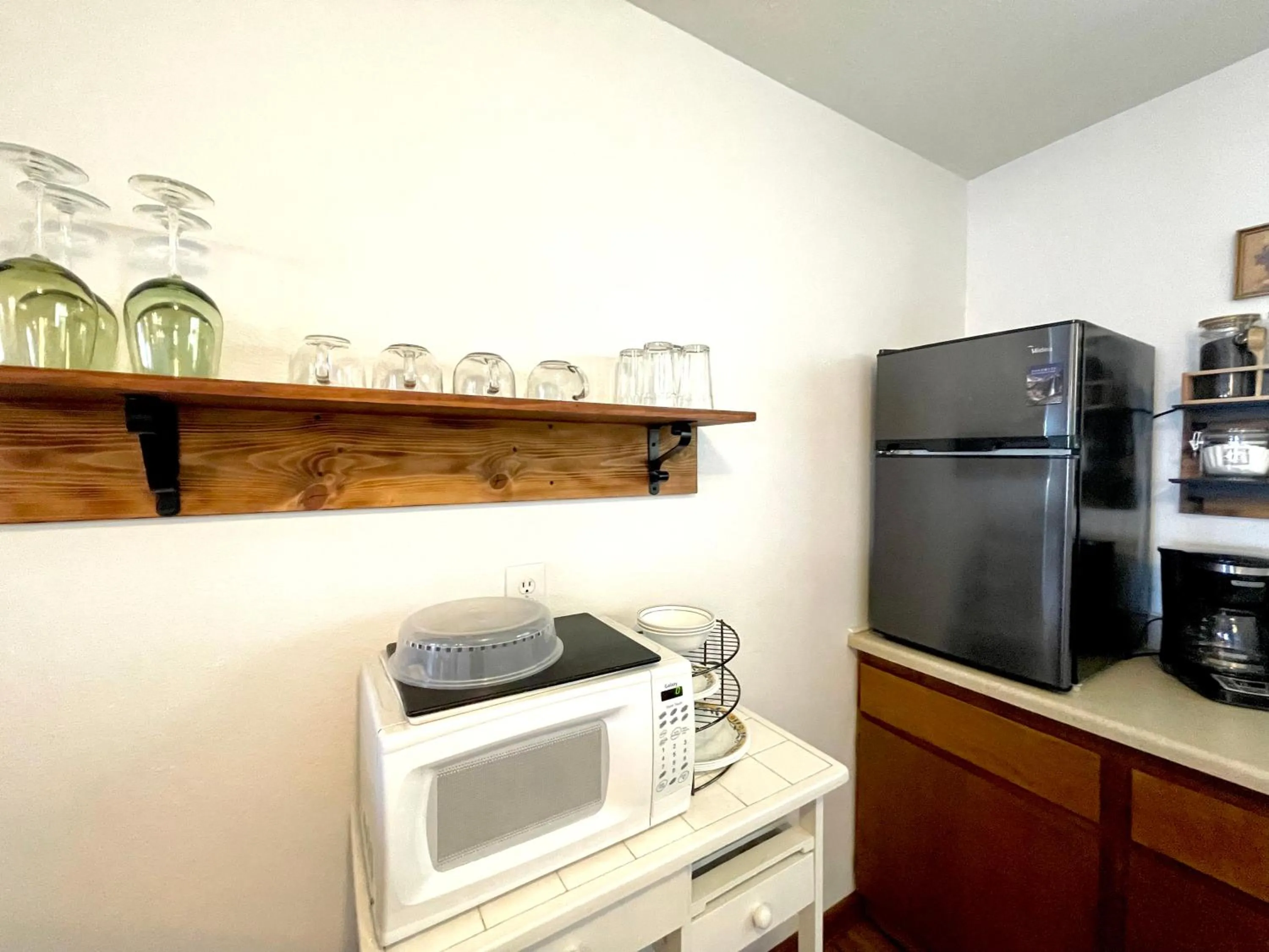 Coffee/tea facilities in Sierra Mountain Lodge - Vacation Rentals - Yosemite