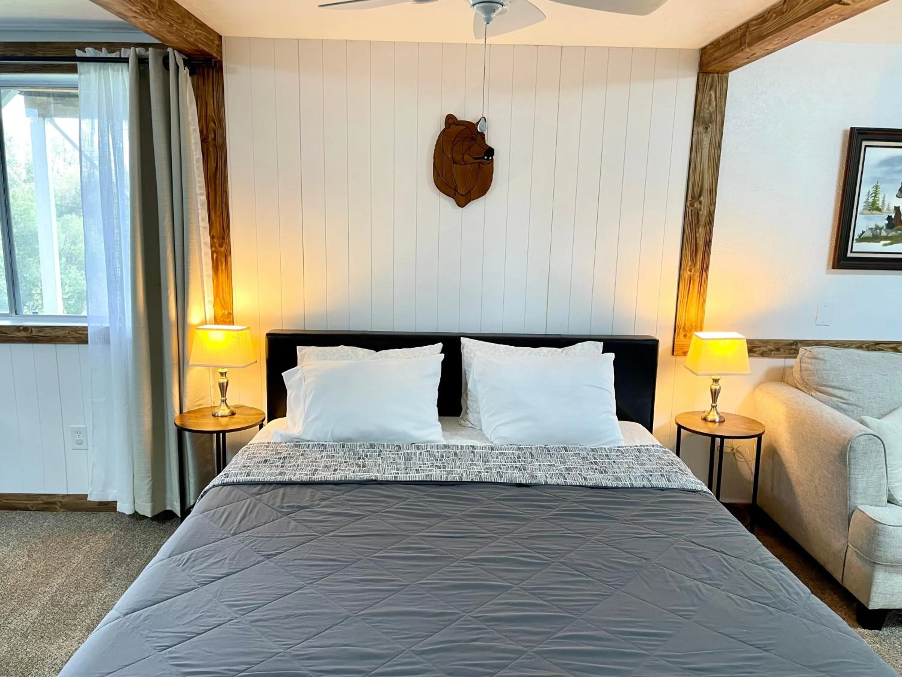 Bed in Sierra Mountain Lodge - Vacation Rentals - Yosemite