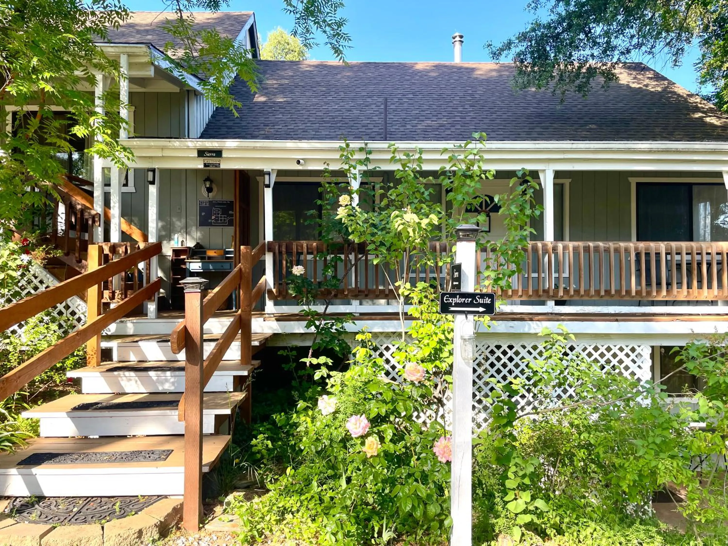 Property building in Sierra Mountain Lodge - Vacation Rentals - Yosemite