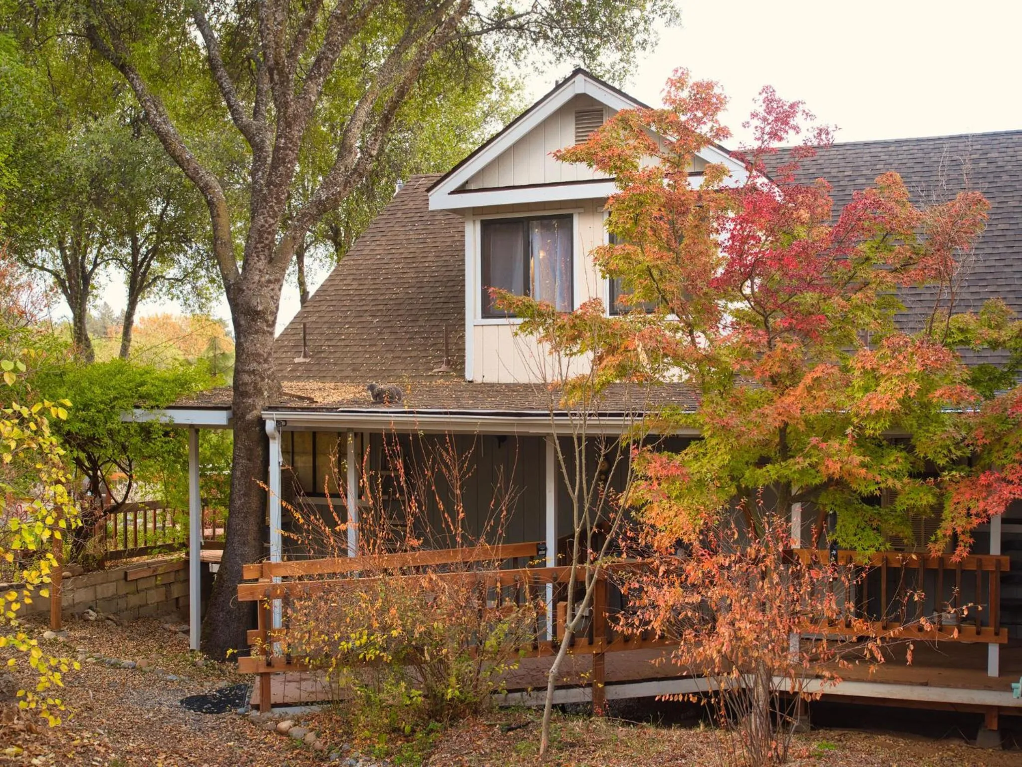 Property building in Sierra Mountain Lodge - Vacation Rentals - Yosemite