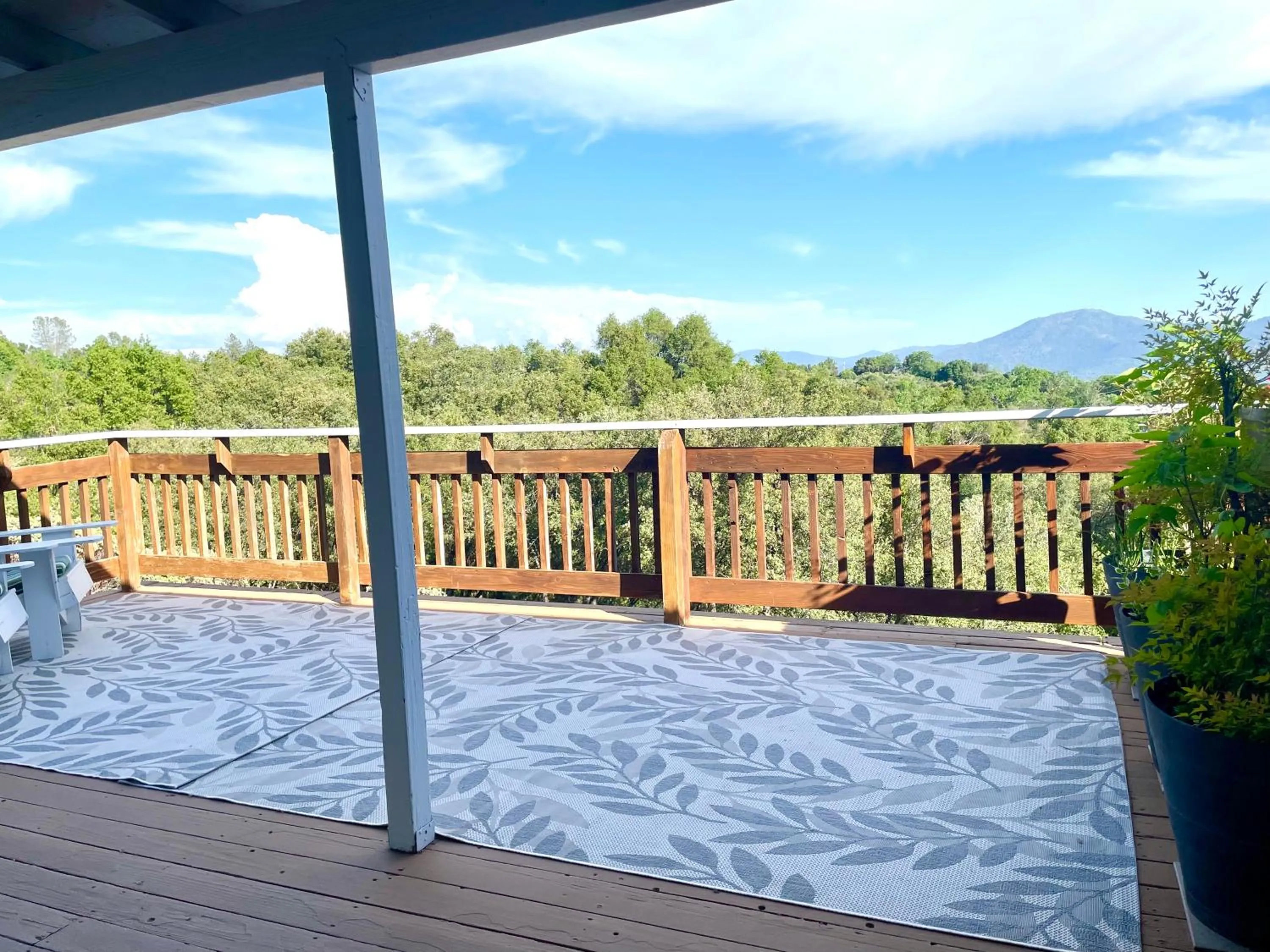 Patio in Sierra Mountain Lodge - Vacation Rentals - Yosemite