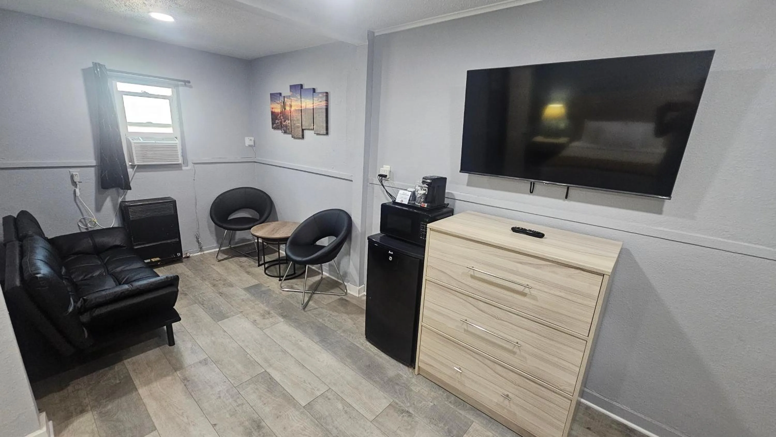 TV and multimedia in Travelers Inn