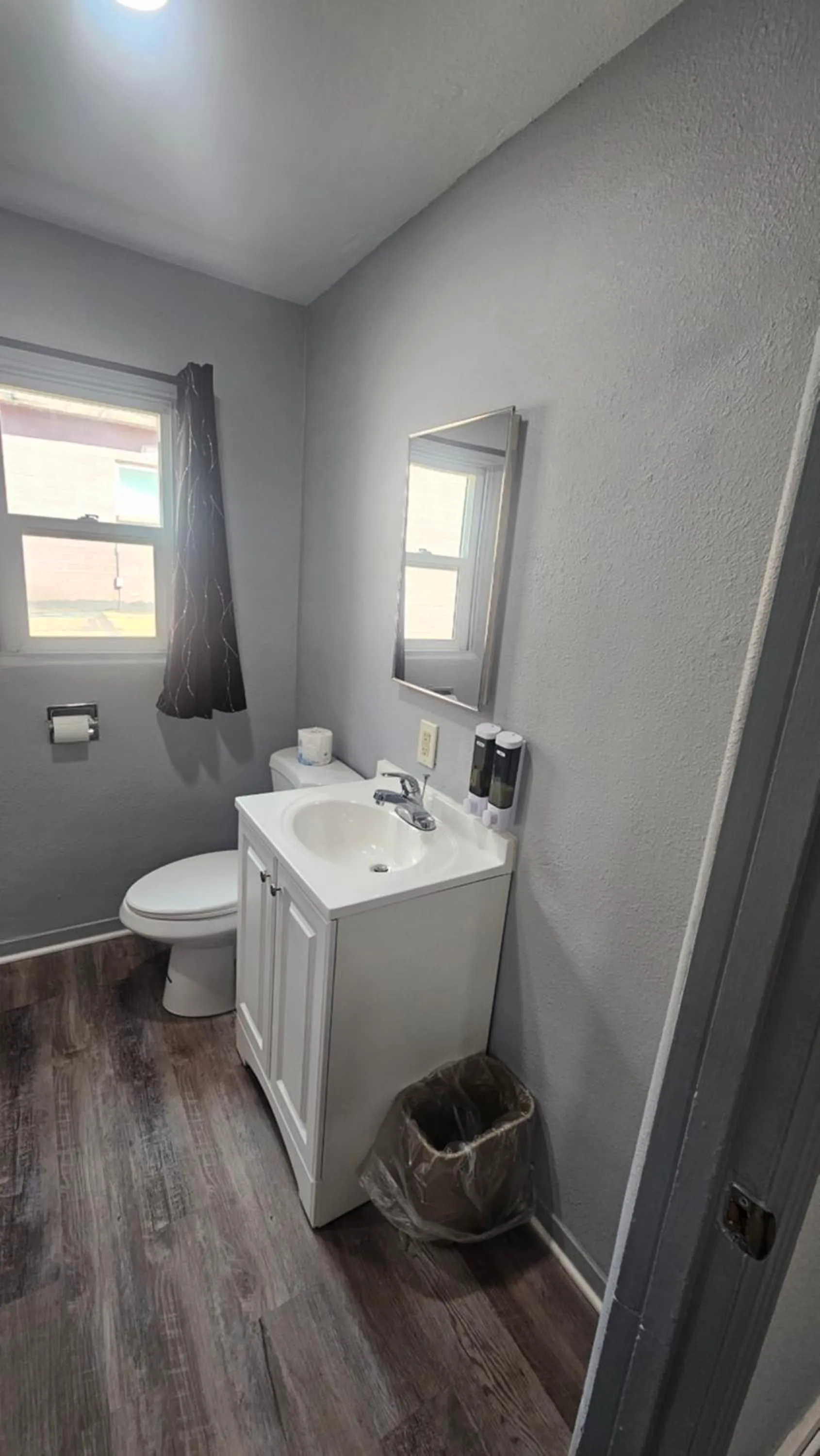 Toilet in Travelers Inn