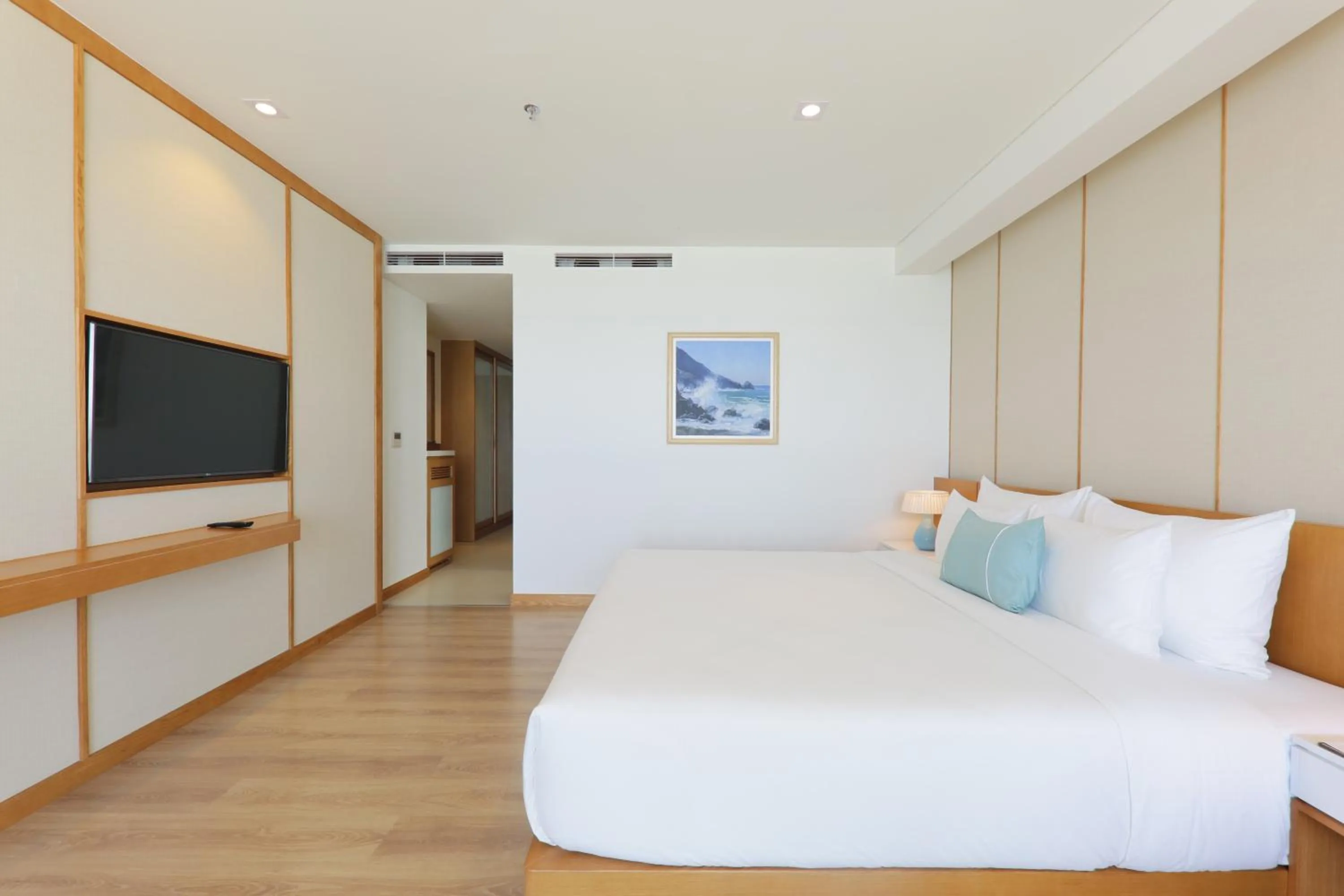 TV and multimedia, Bed in TMS Hotel Da Nang Beach