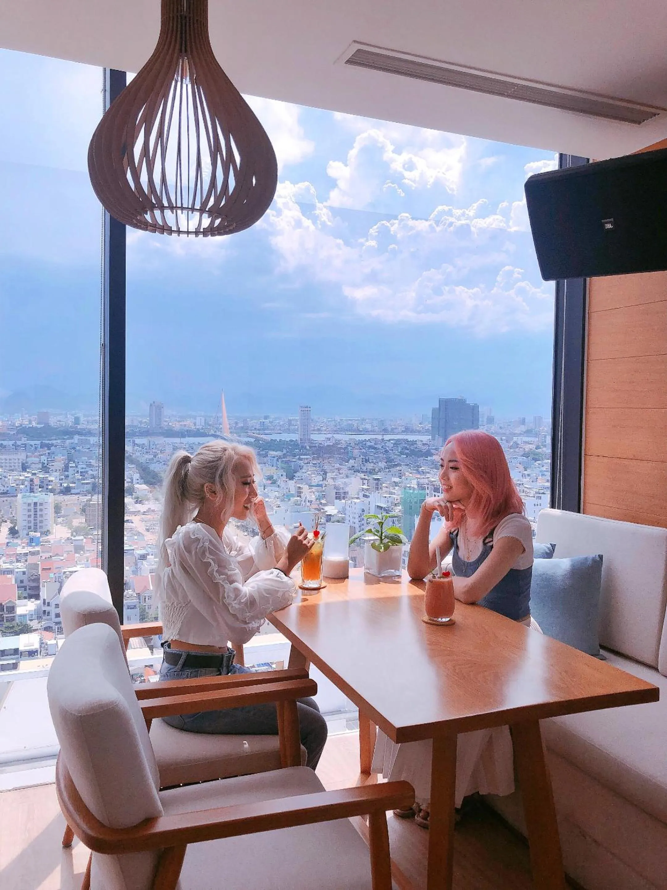 Restaurant/places to eat in TMS Hotel Da Nang Beach