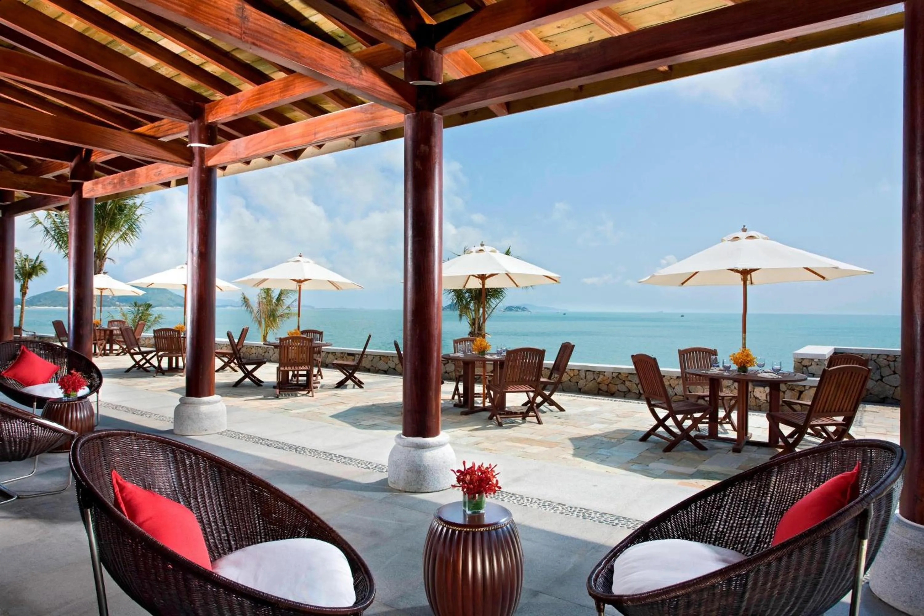 Swimming pool in Sheraton Huizhou Beach Resort