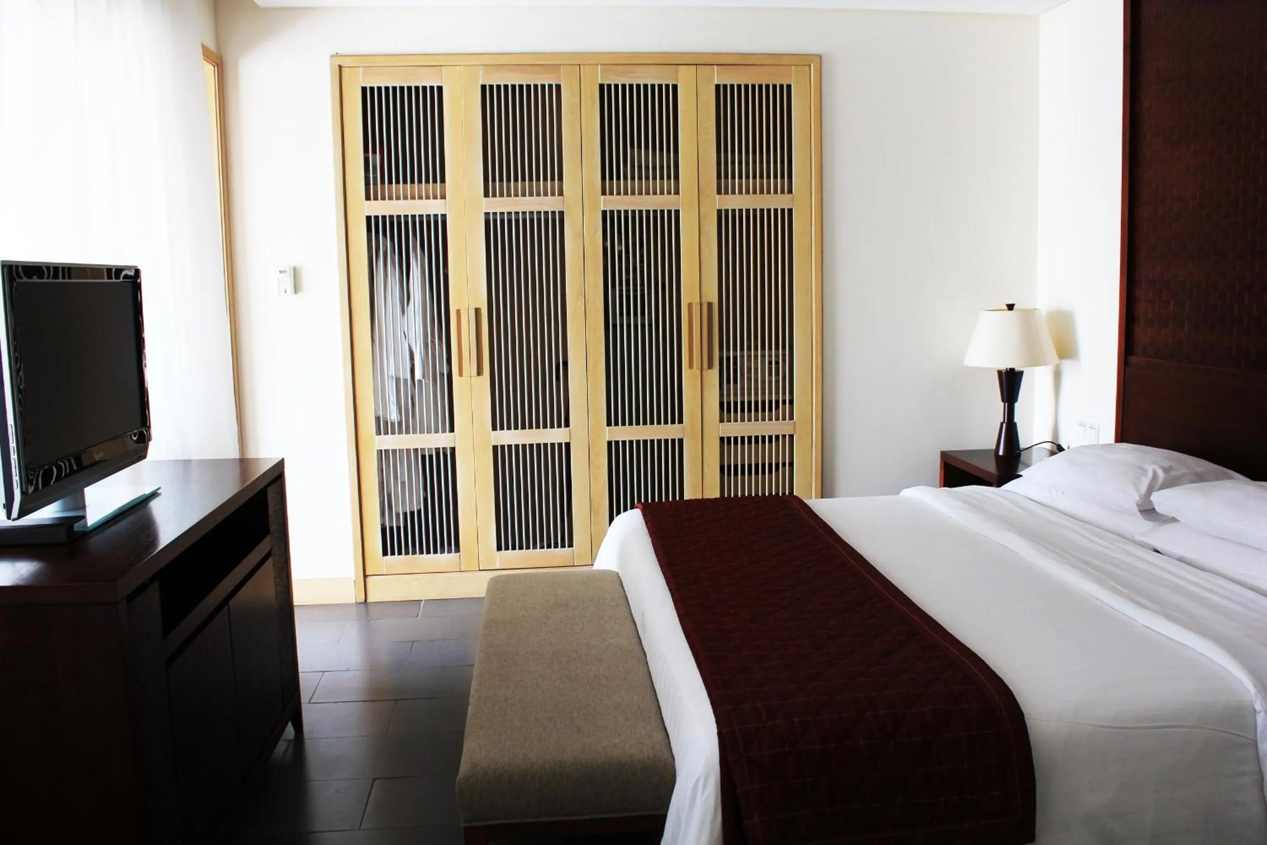 Bed in Sheraton Huizhou Beach Resort