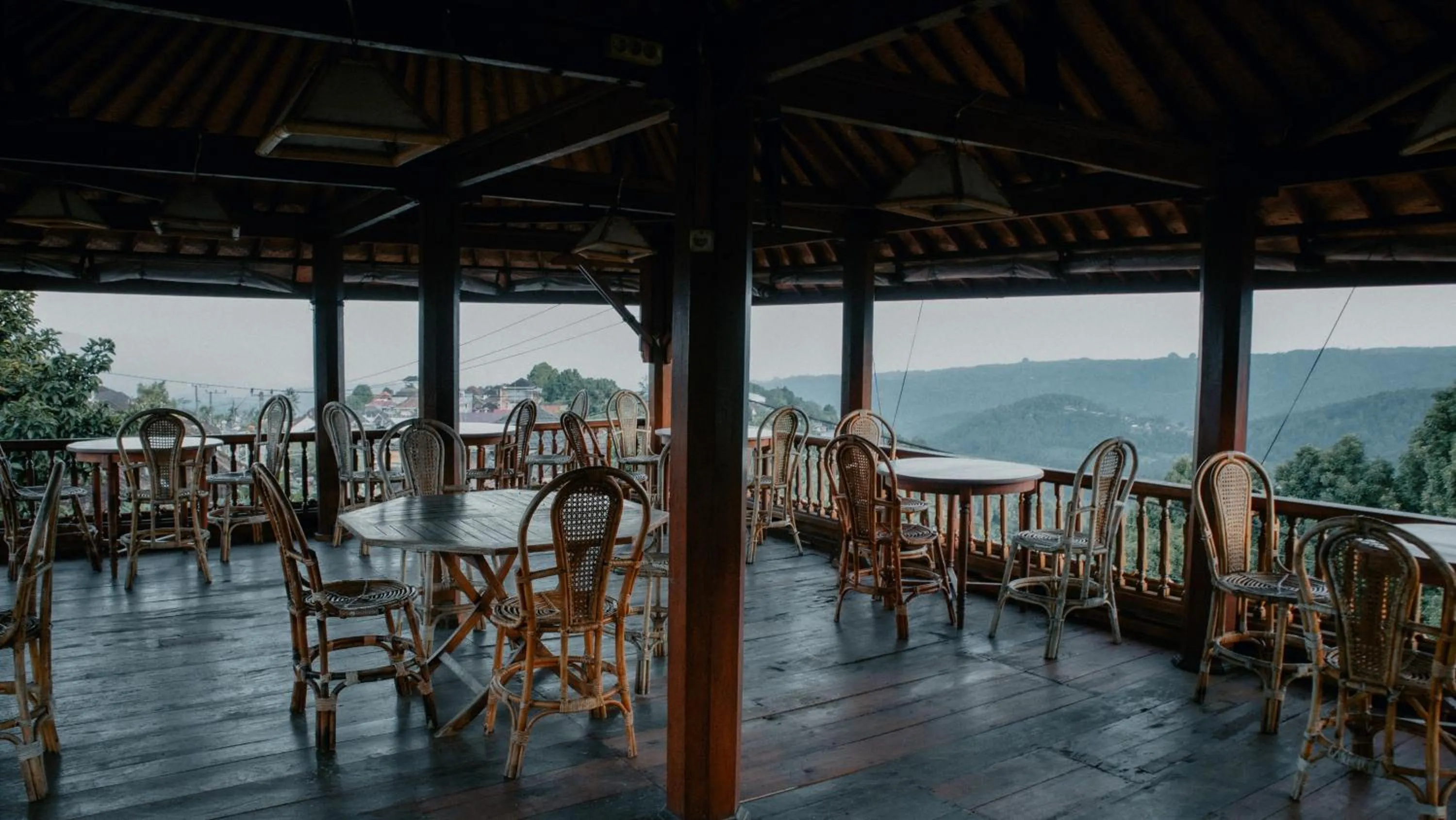 Restaurant/places to eat in Puri Sunny Munduk , North Bali