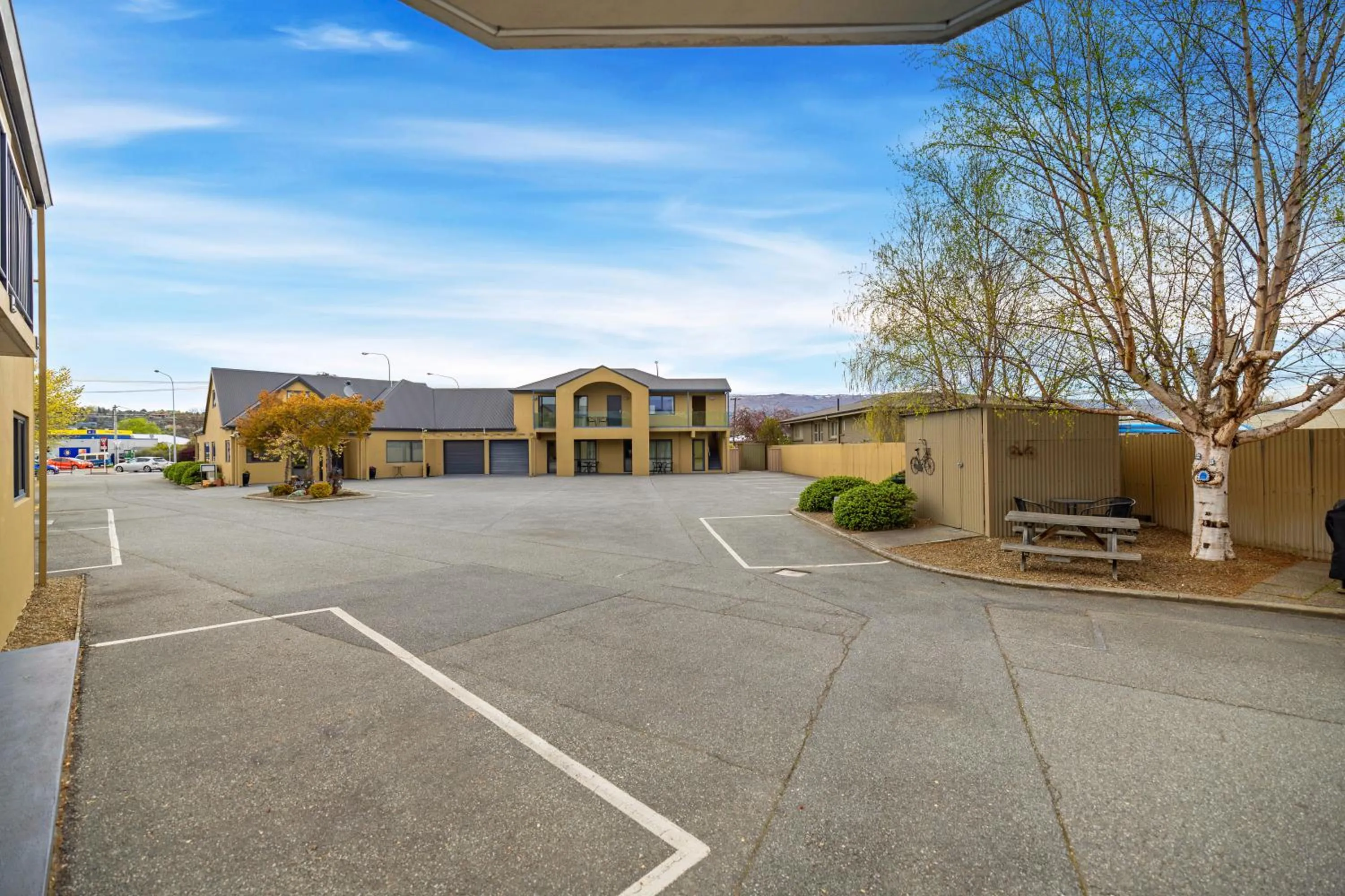 Property building in Avenue Motel