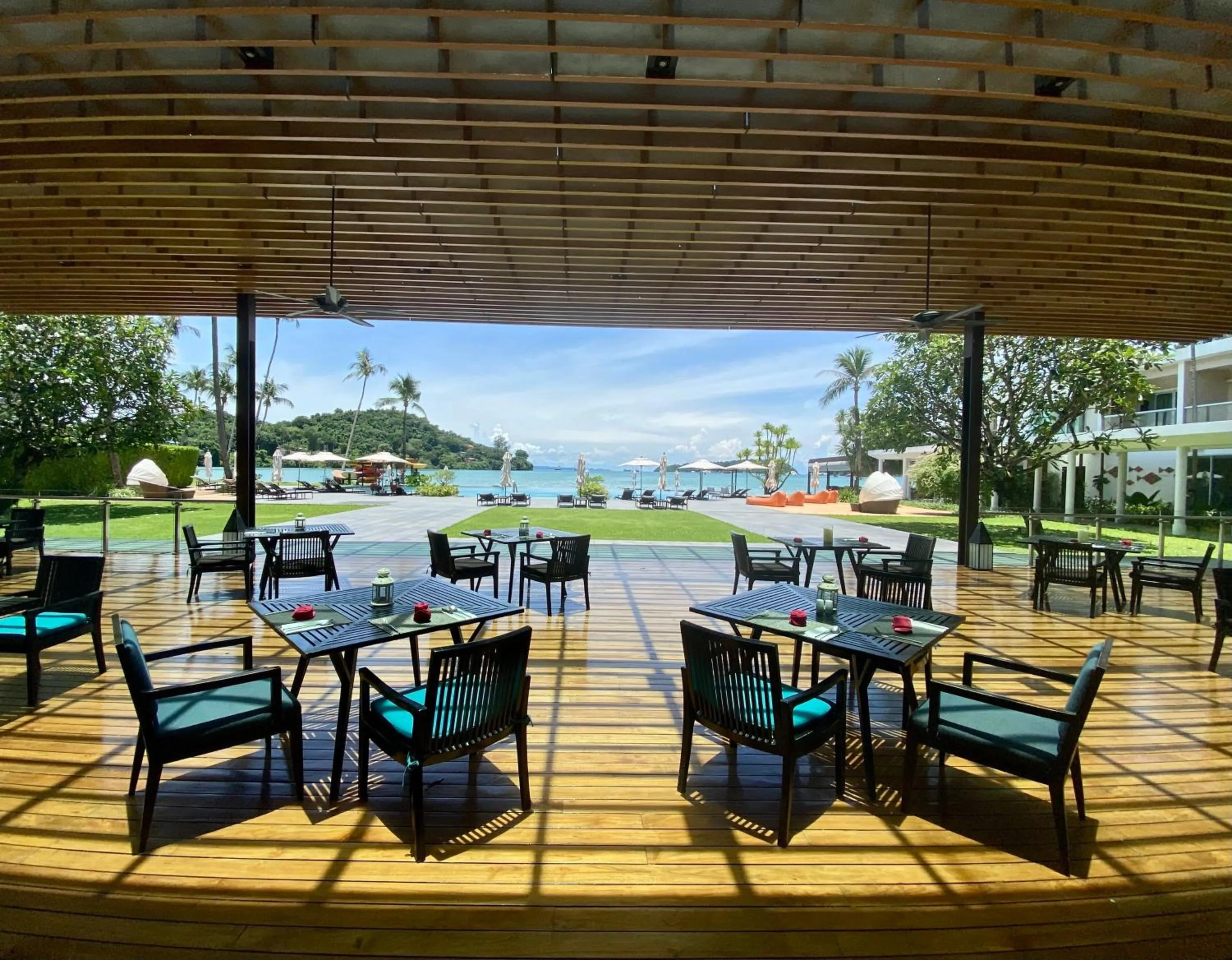 Restaurant/Places to Eat in Phuket Panwa Beachfront Resort