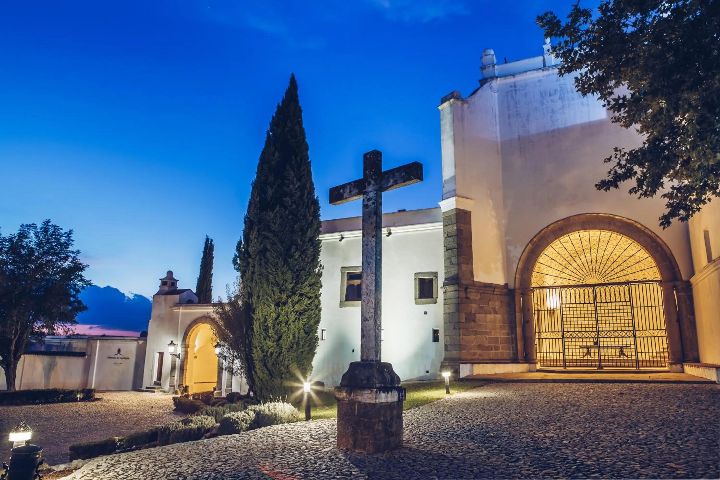 Facade/entrance in Convento do Espinheiro, Historic Hotel & Spa