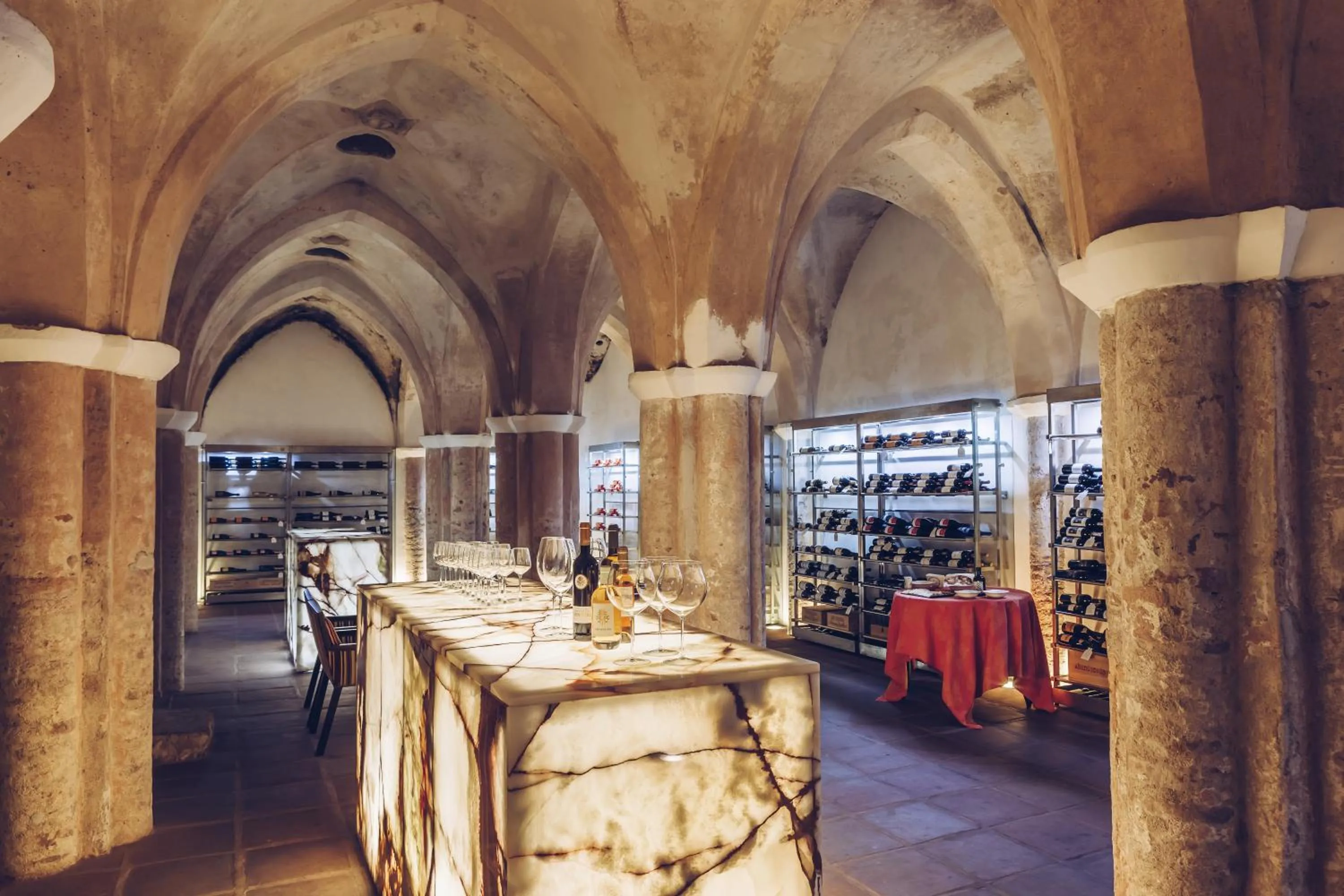 Lounge or bar in Convento do Espinheiro, Historic Hotel & Spa