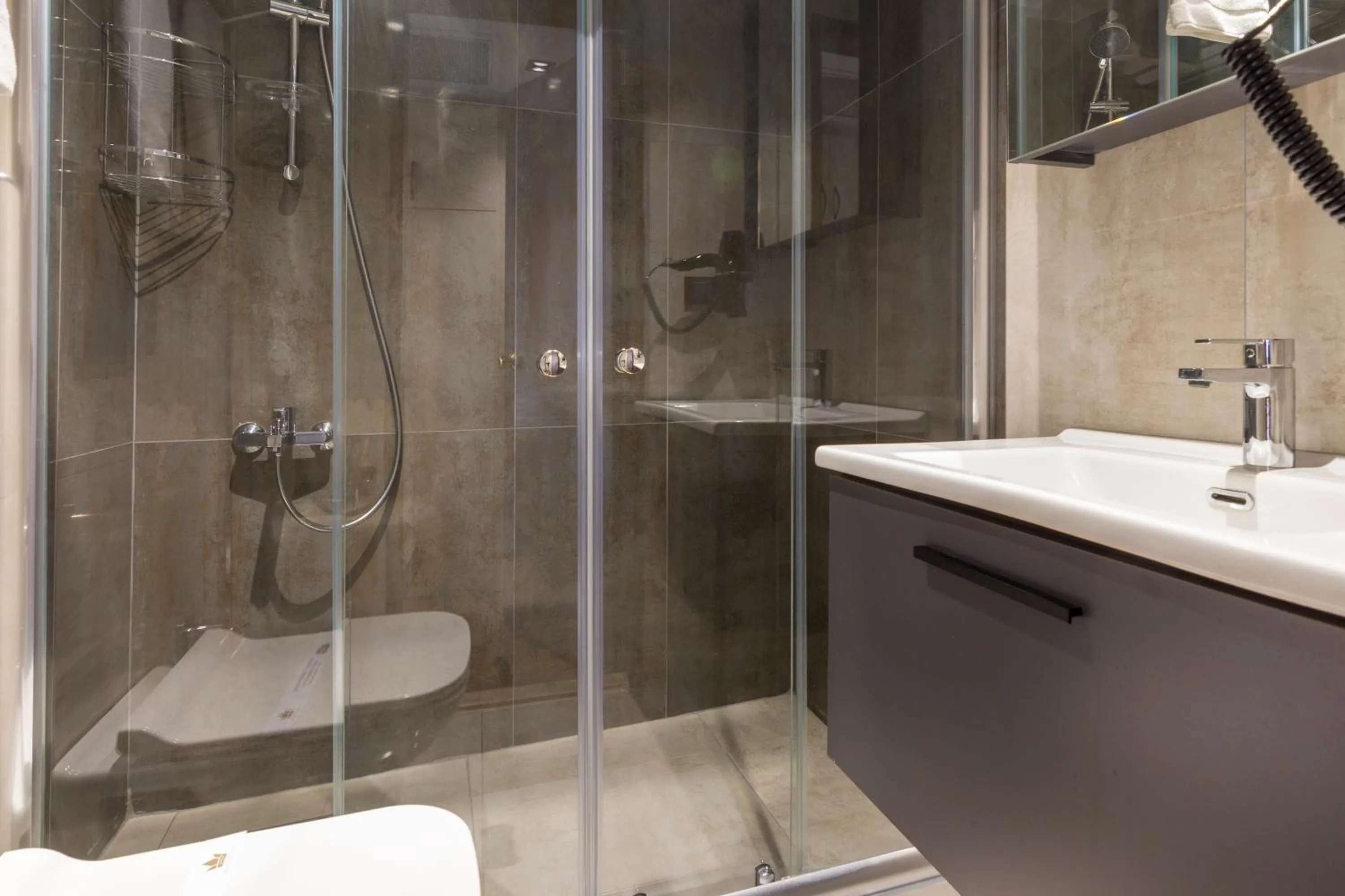 Shower in Ankara Royal Hotel