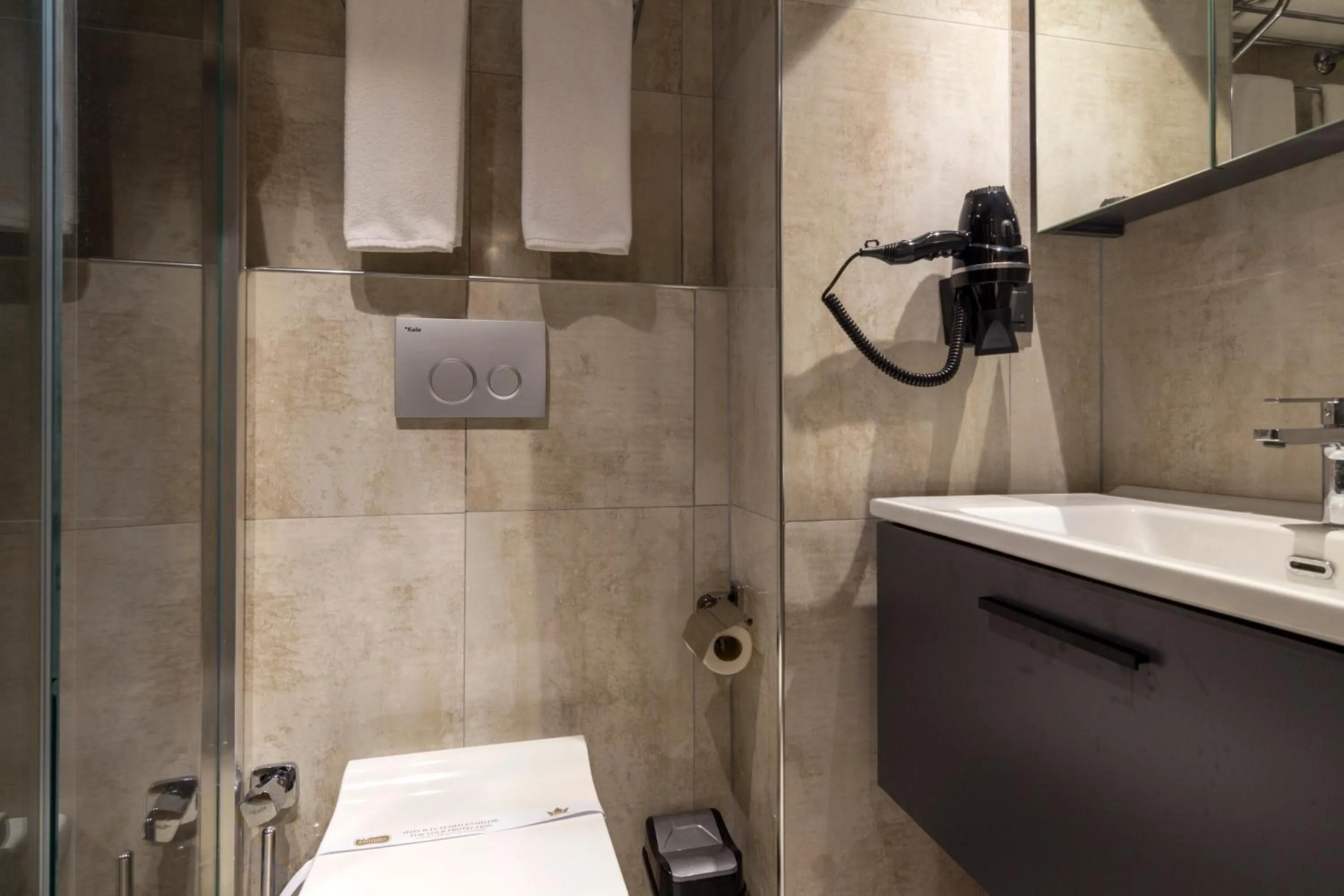 Shower in Ankara Royal Hotel