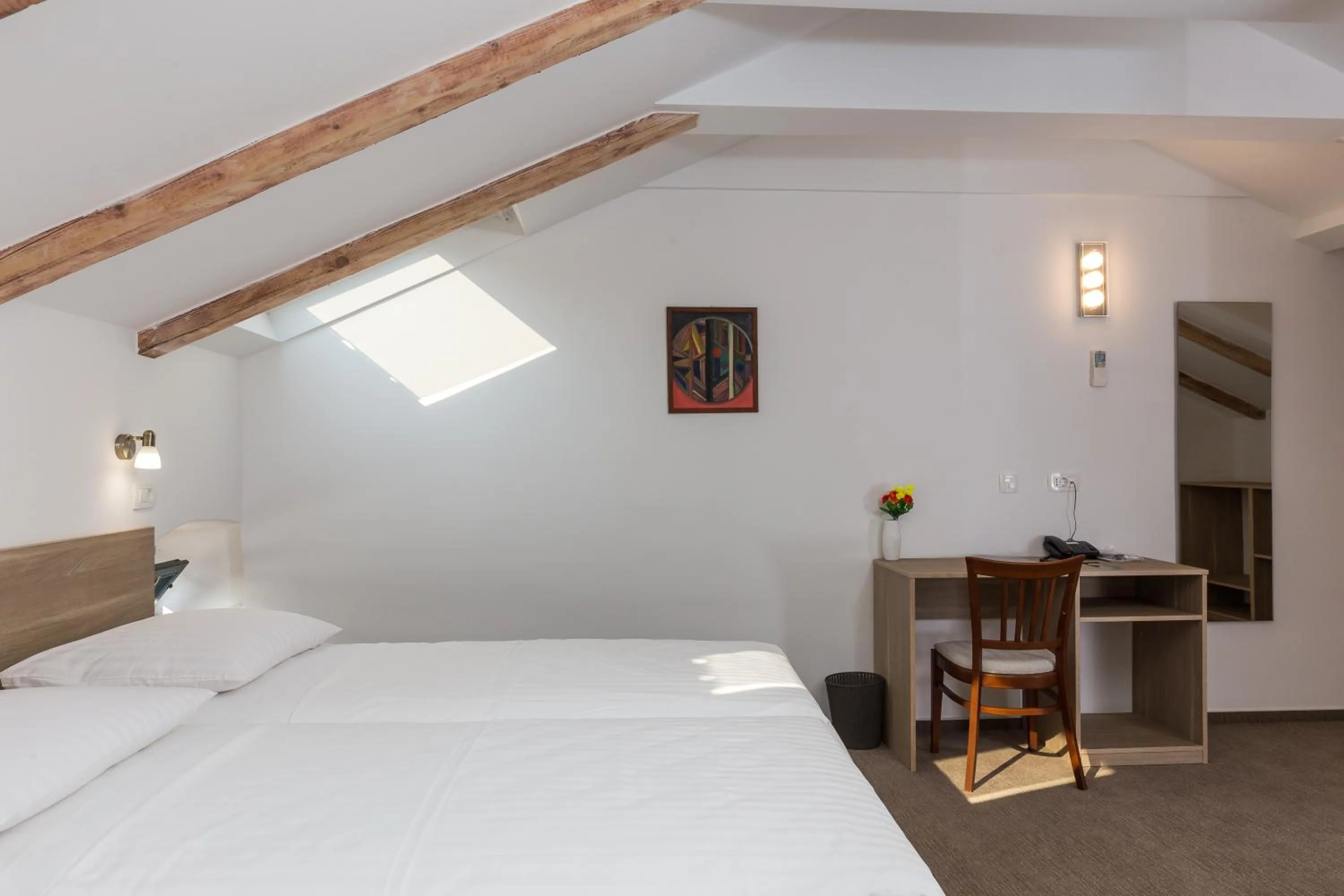 Dining area, Bed in Hotel Vimbula - Komolac