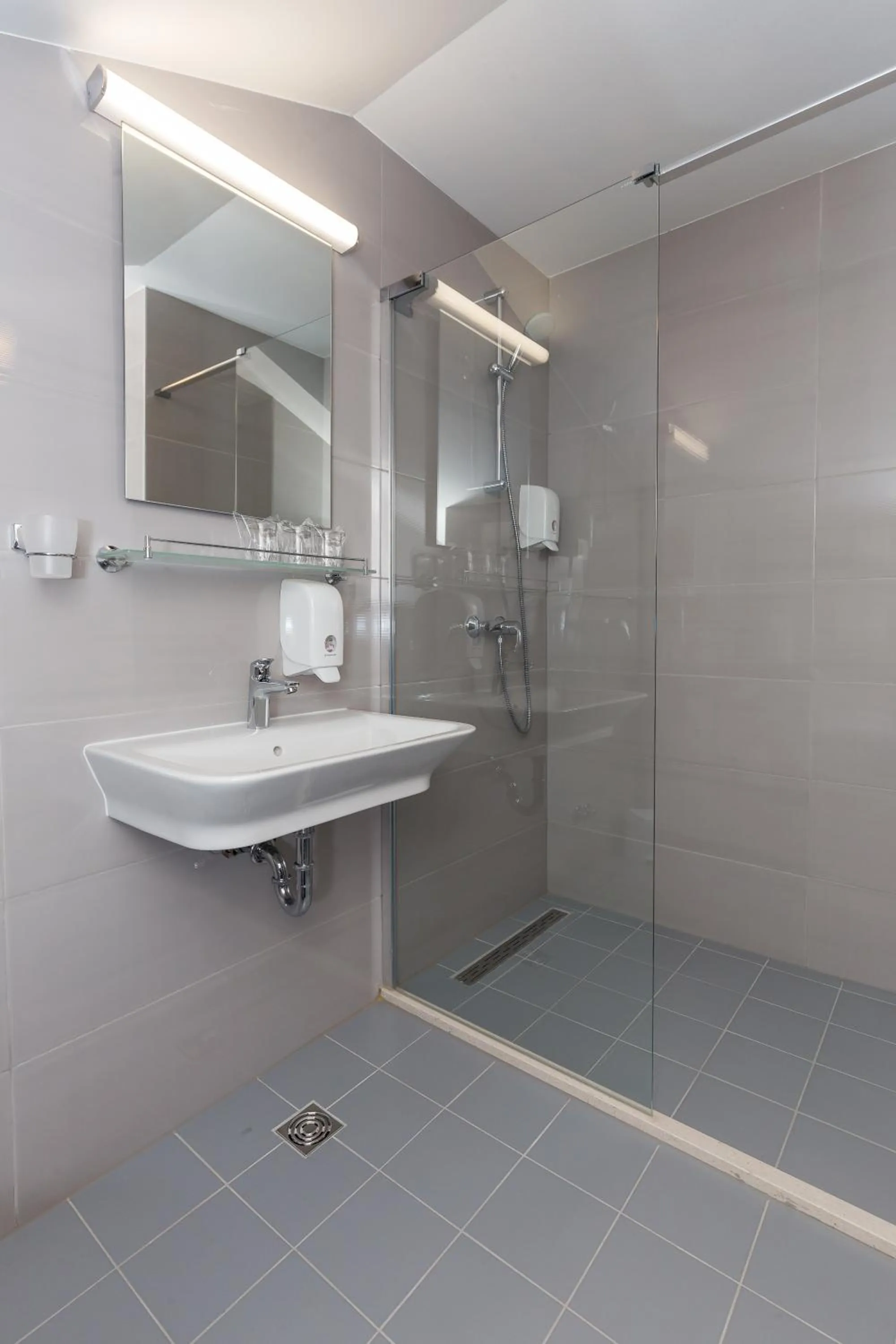 Bathroom in Hotel Vimbula - Komolac