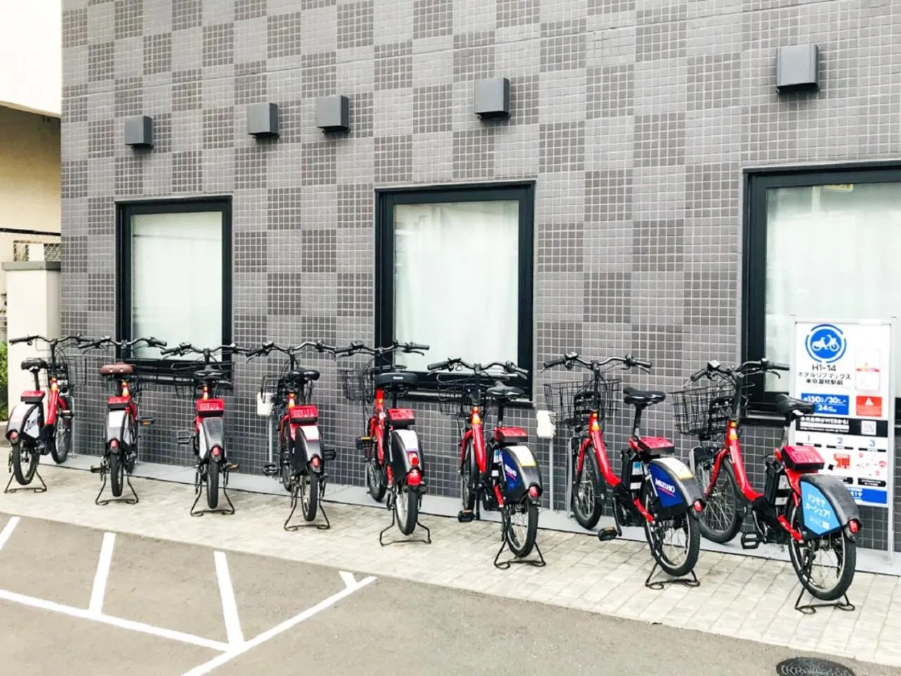 Parking in HOTEL LiVEMAX Tokyo Shiomi Ekimae