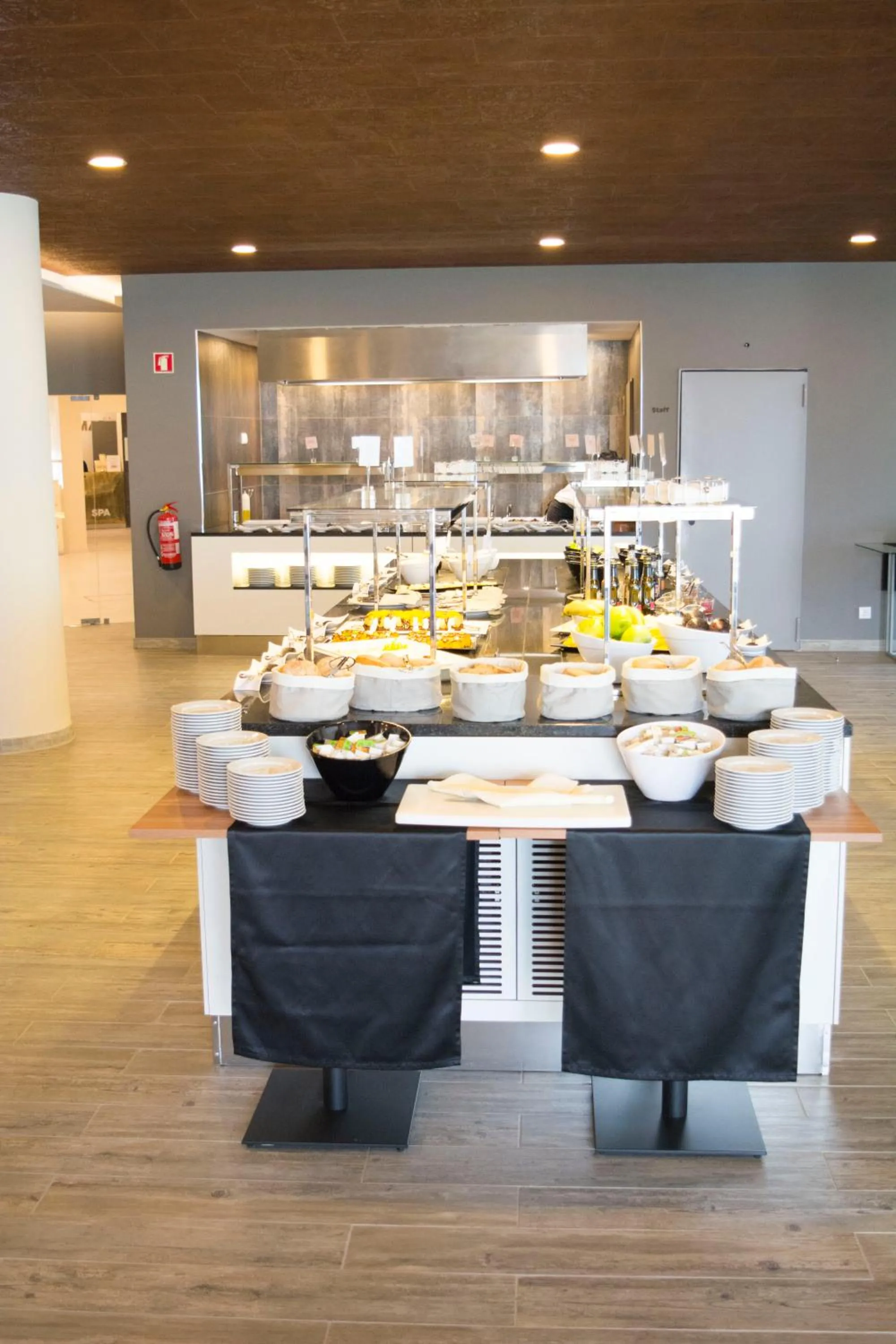 Lunch in AP Maria Nova Lounge - Adults Friendly