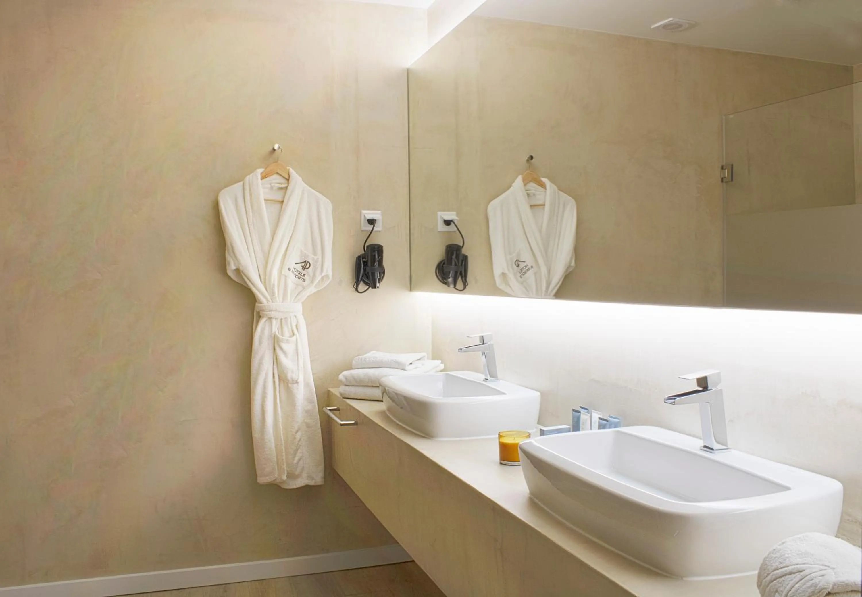 Bathroom in AP Maria Nova Lounge - Adults Friendly