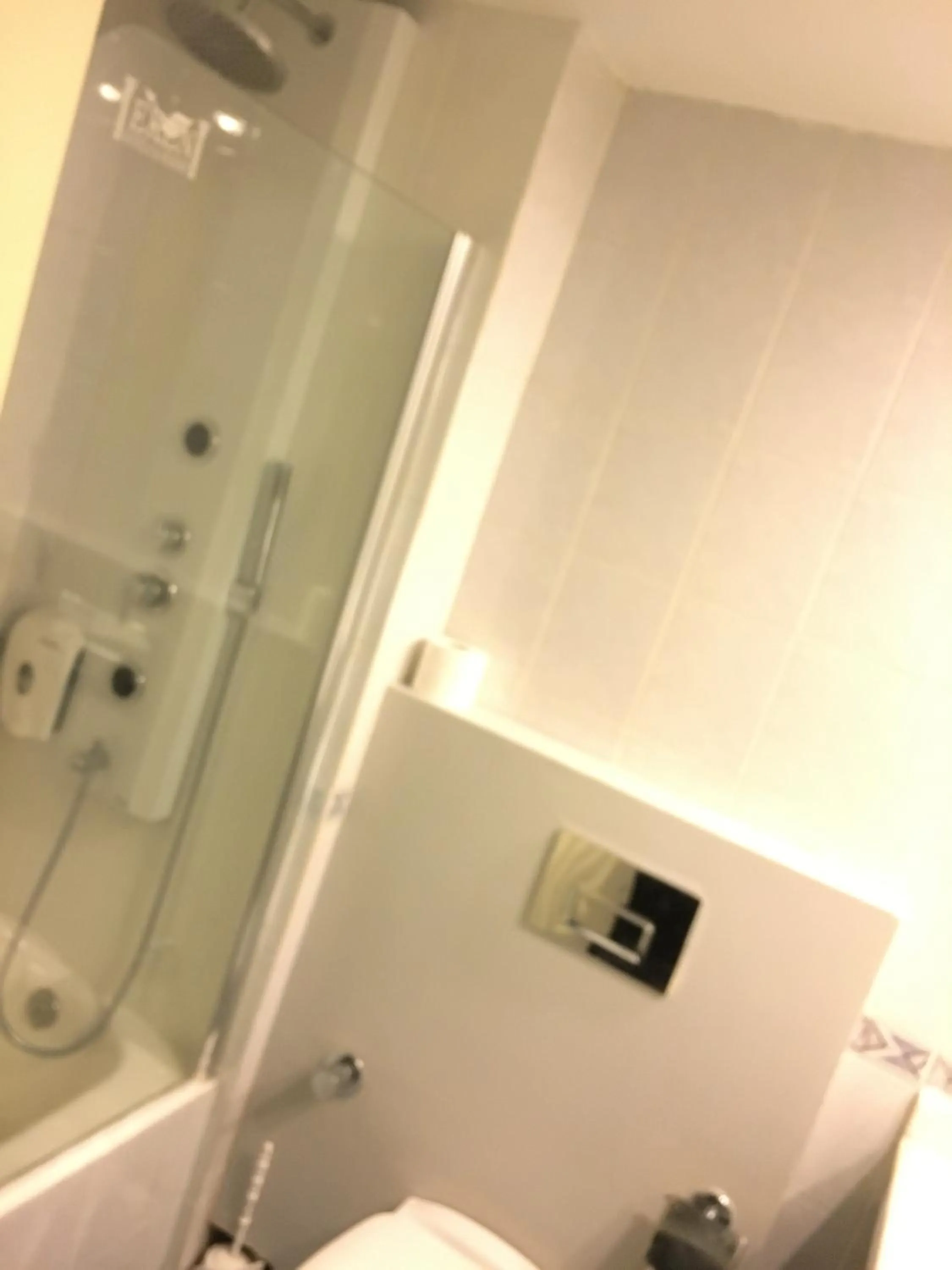 Bathroom in Hotel Eken Prestige