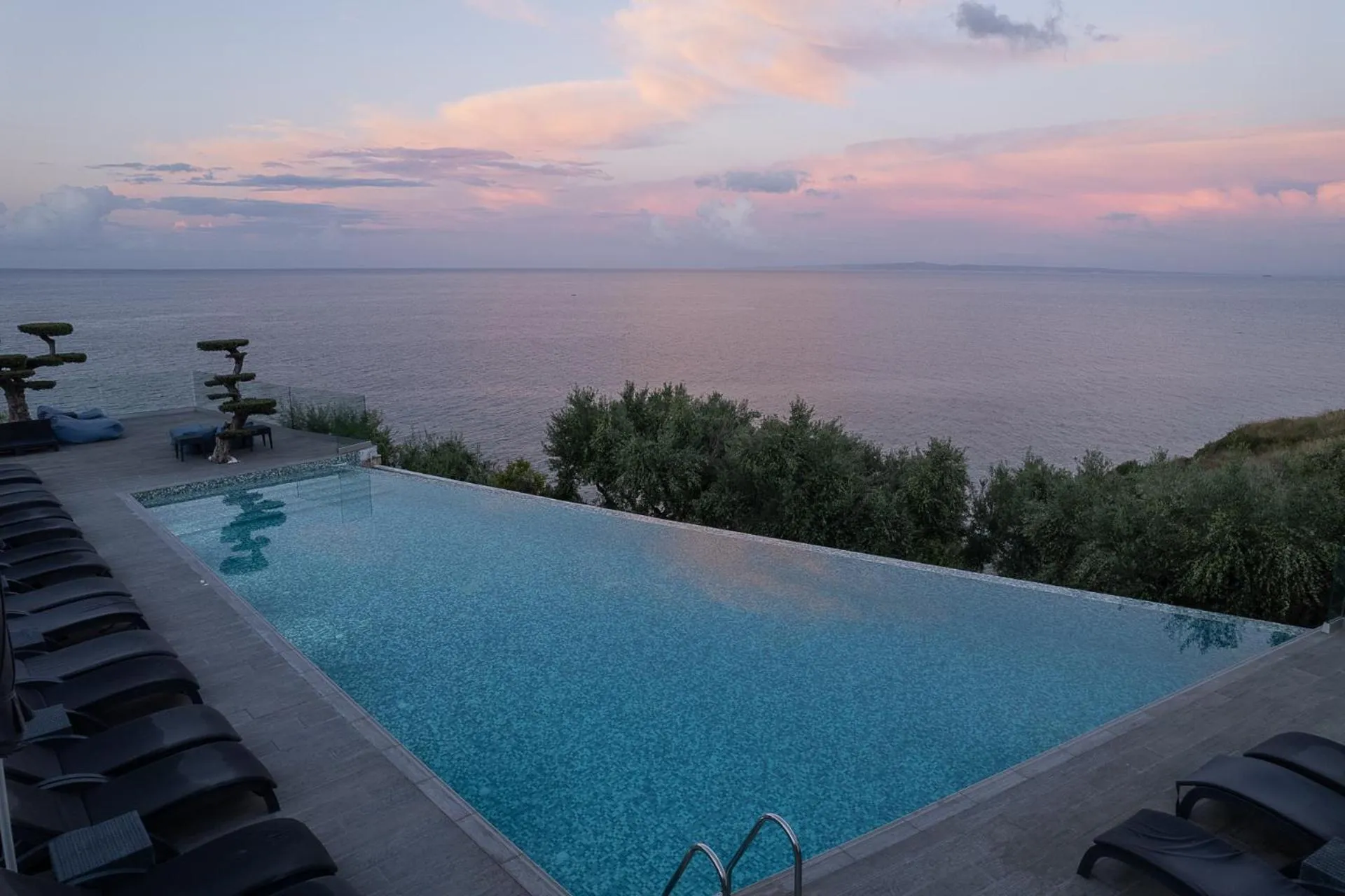 Swimming pool in Kymothoe Elite Suites