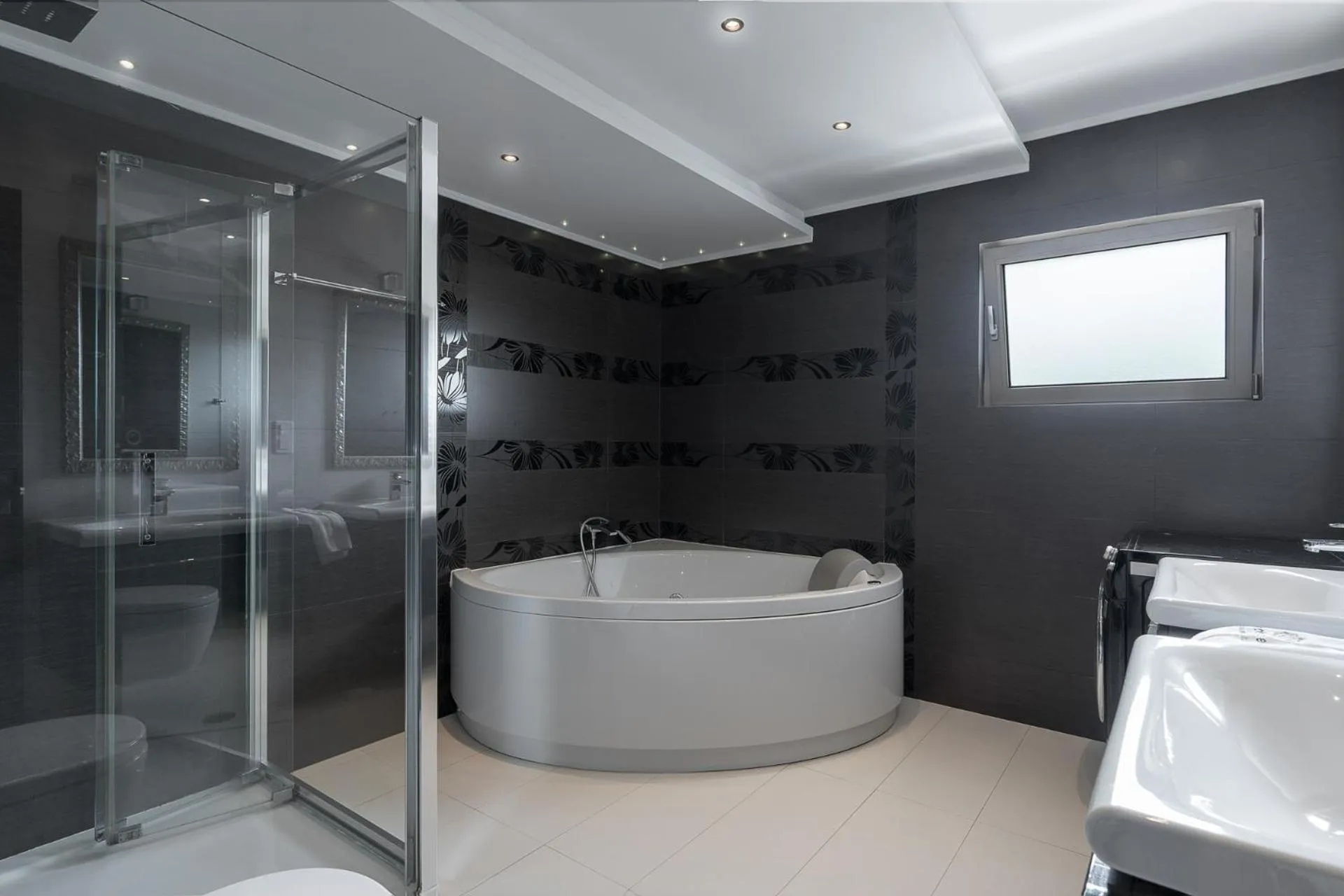 Shower in Kymothoe Elite Suites