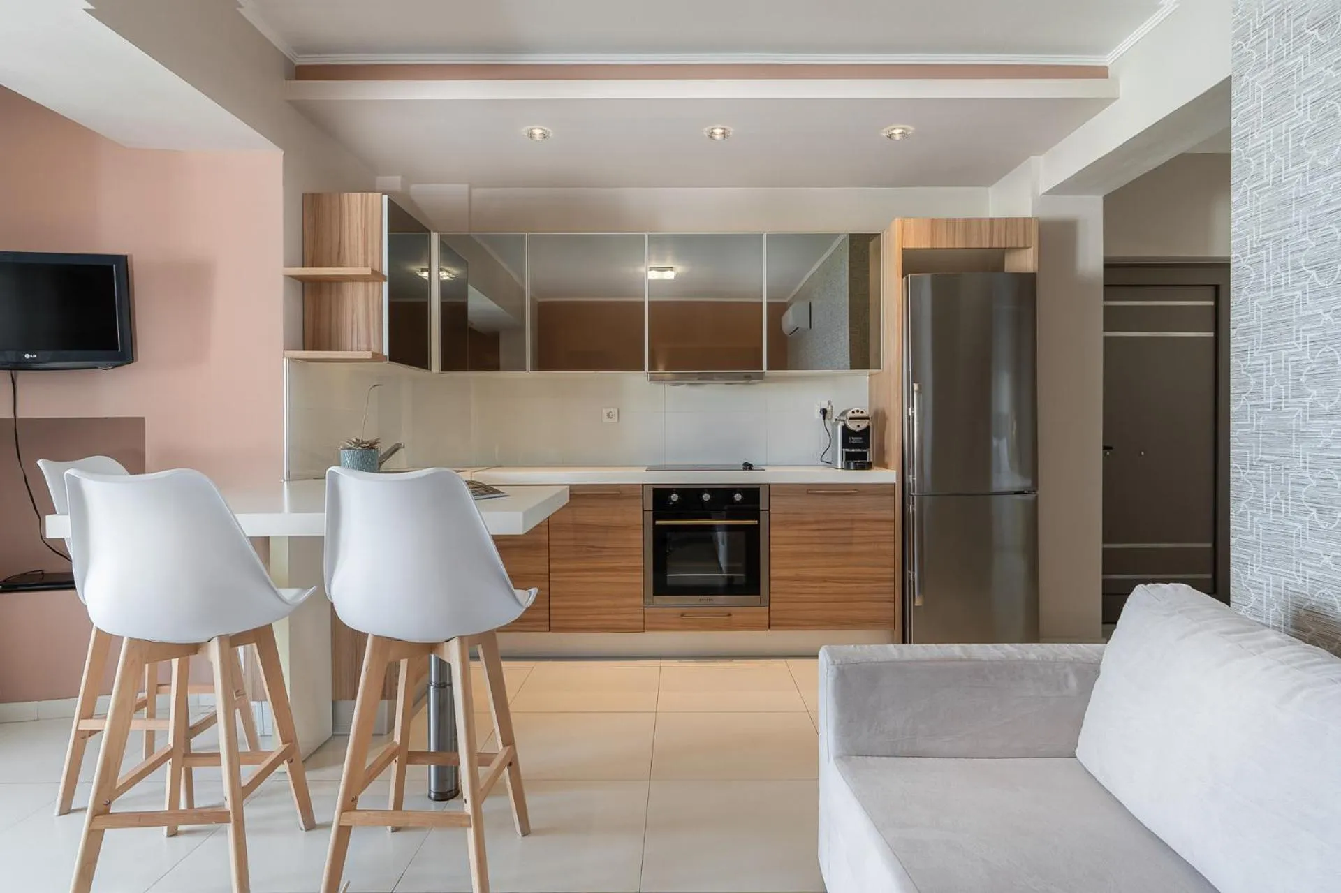 TV and multimedia in Kymothoe Elite Suites