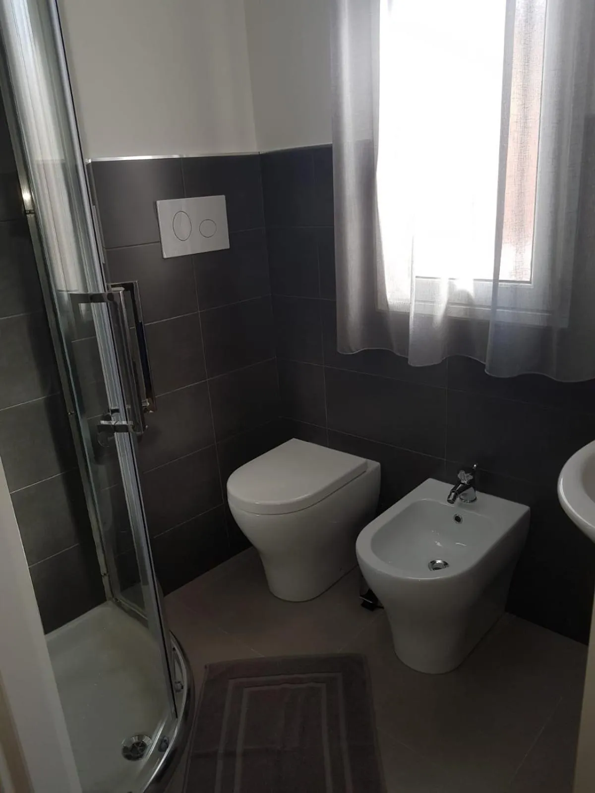 Toilet in Le Tre Rose