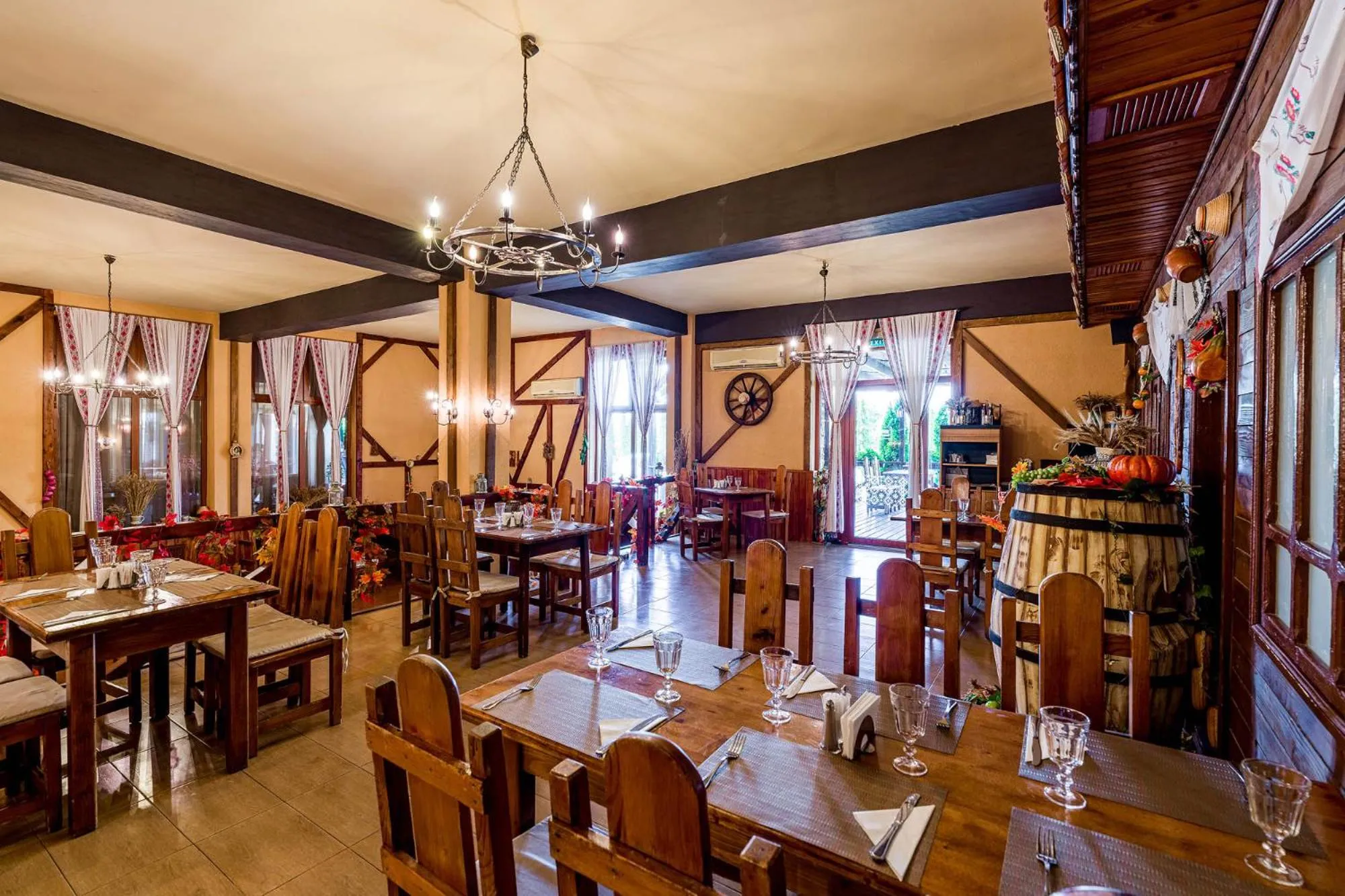 Restaurant/places to eat in RIN Airport Hotel