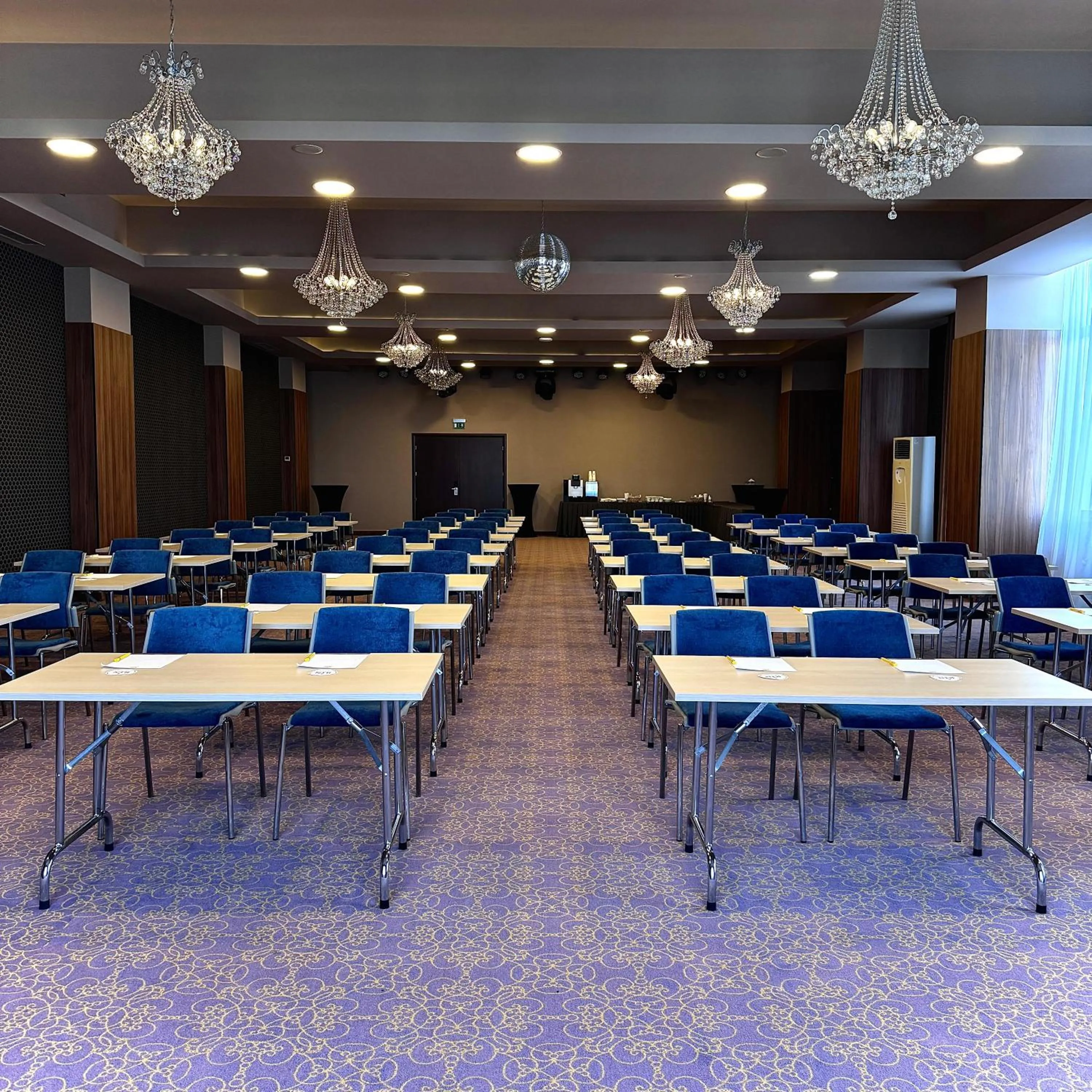 Business facilities in RIN Airport Hotel