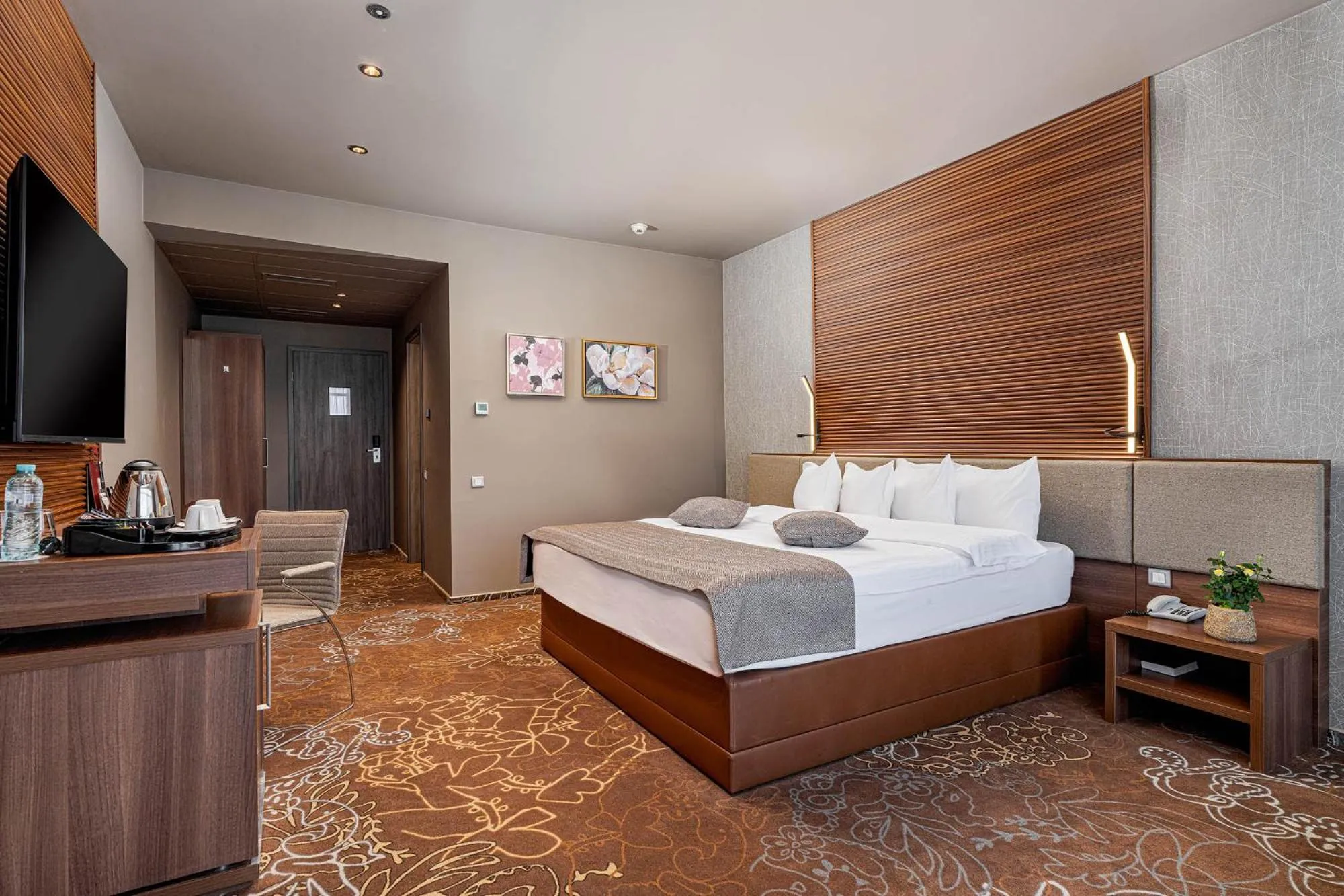 Bed in RIN Airport Hotel