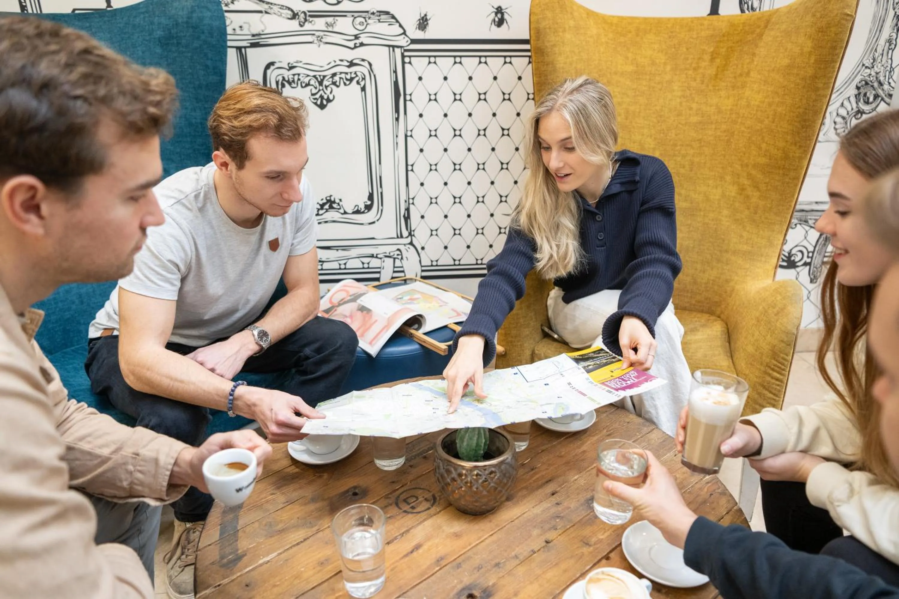 Communal lounge/ TV room in Wombat's City Hostel Budapest