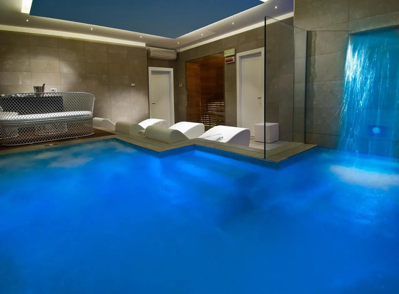 Hot Tub in Hotel Atlantic & Spa