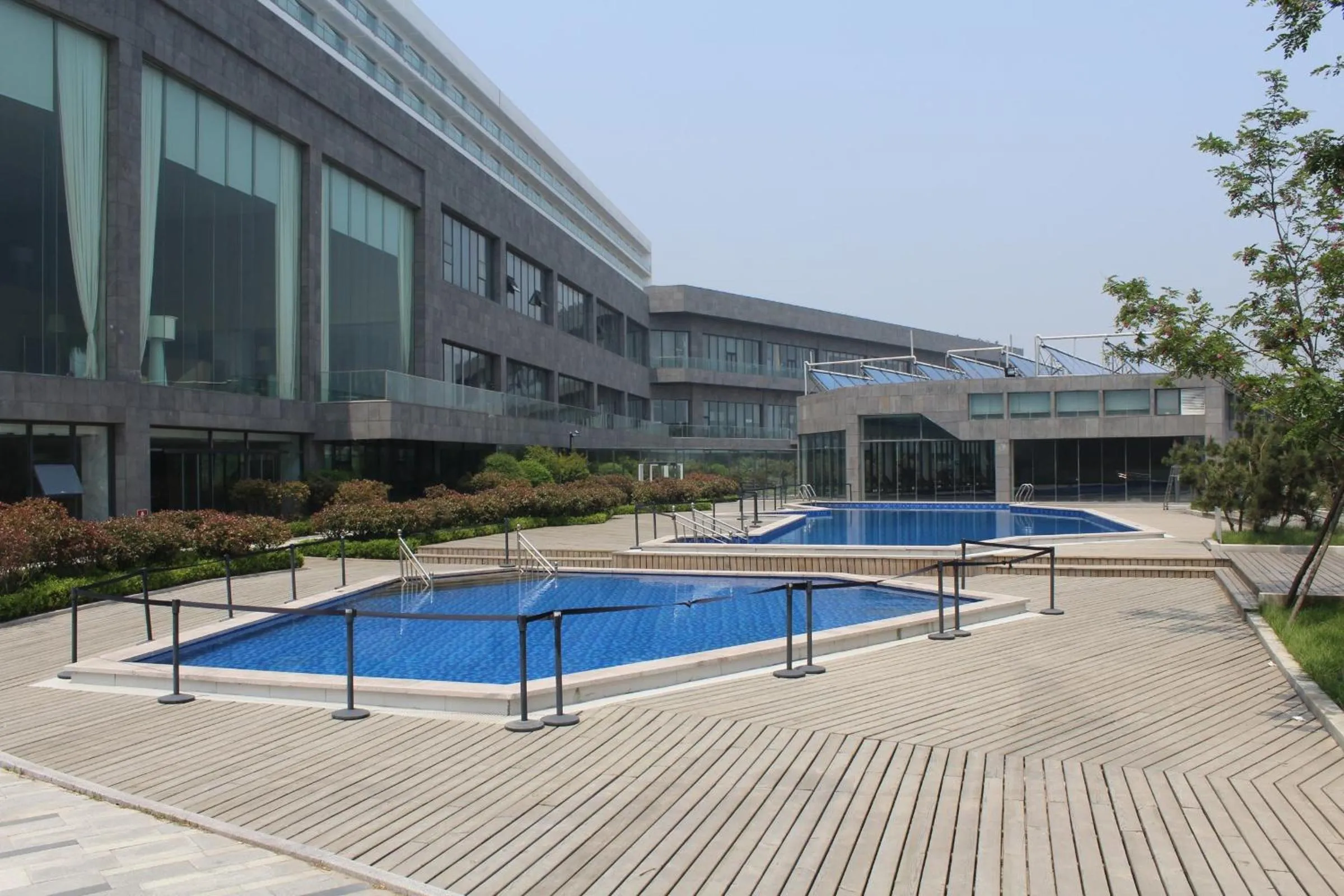 Facade/entrance in Wyndham Grand Qingdao
