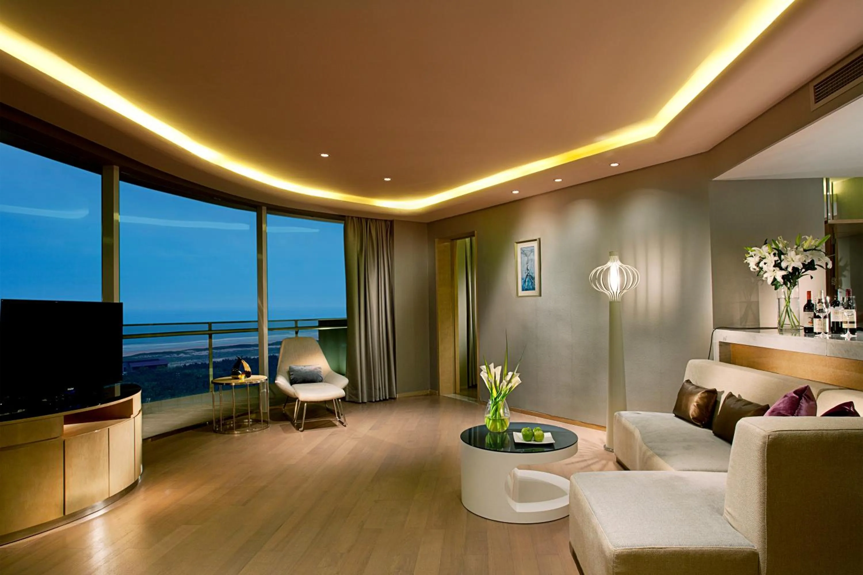 Living room in Wyndham Grand Qingdao
