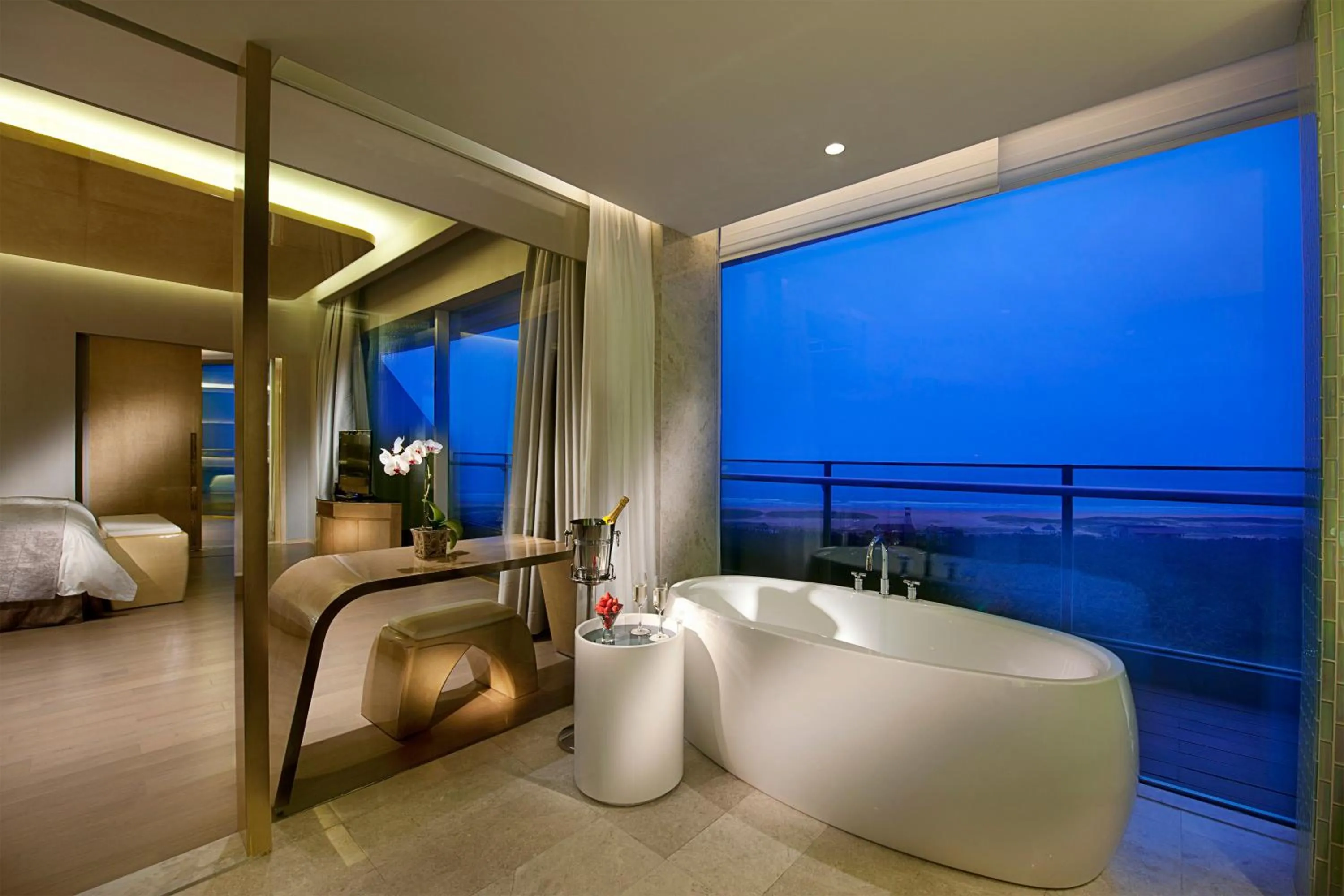 Hot Tub in Wyndham Grand Qingdao