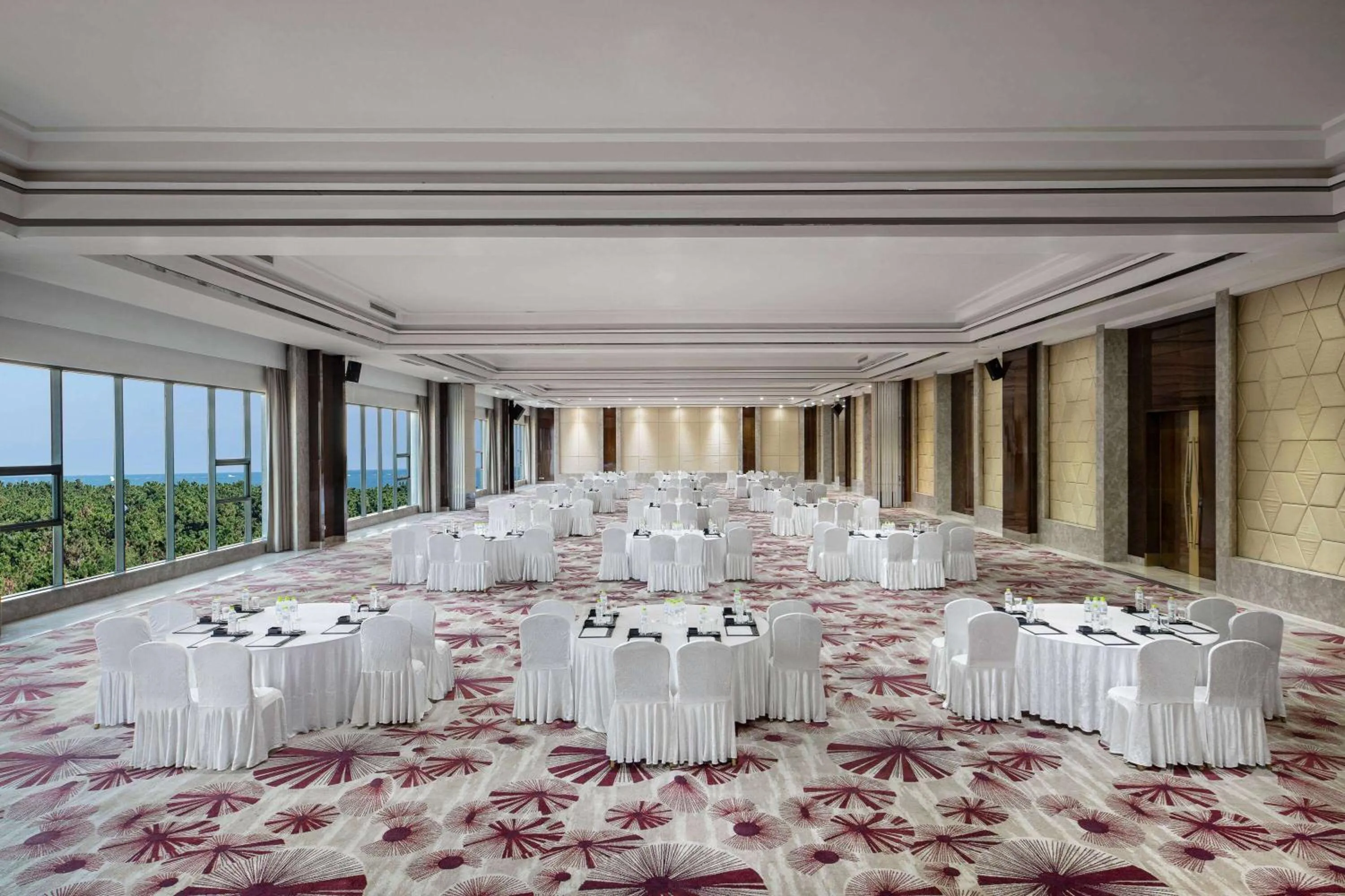 Meeting/conference room in Wyndham Grand Qingdao