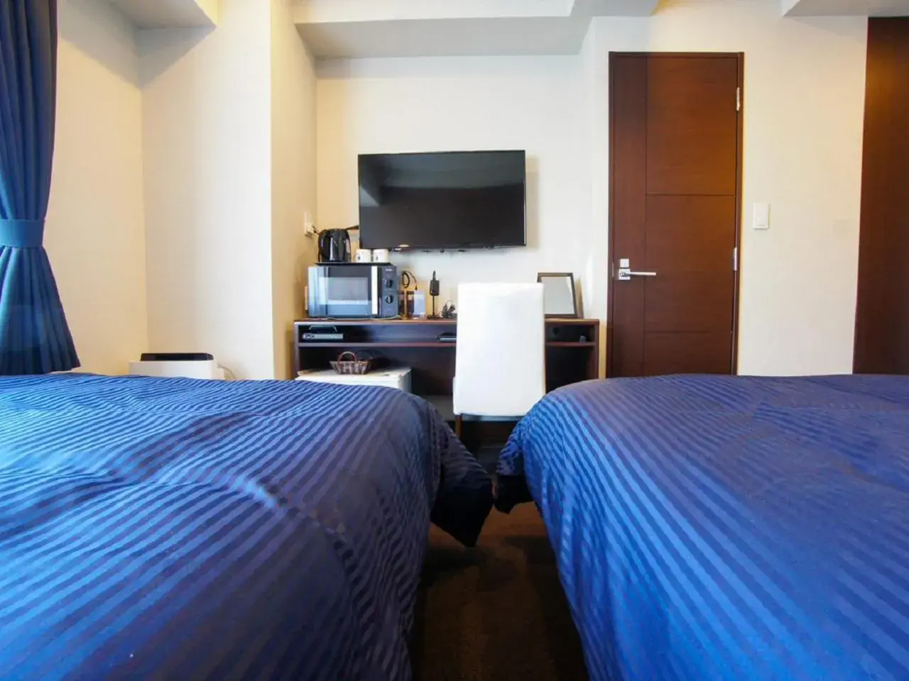 Twin Room - Non-Smoking in HOTEL LiVEMAX Yokohama Motomachi Ekimae Twin Room - Non-Smoking in HOTEL LiVEMAX Yokohama Motomachi Ekimae