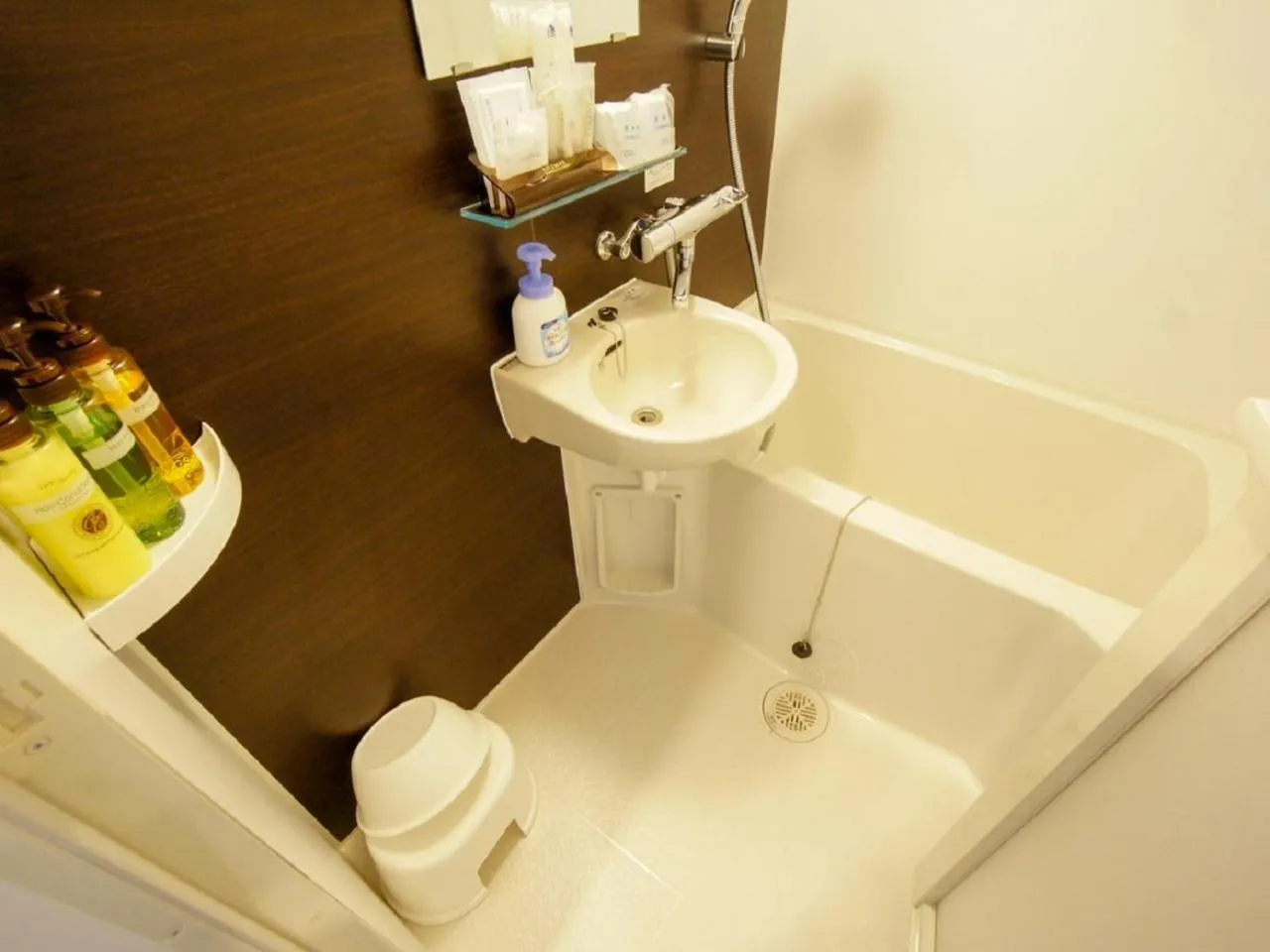 Bathroom in HOTEL LiVEMAX Yokohama Motomachi Ekimae