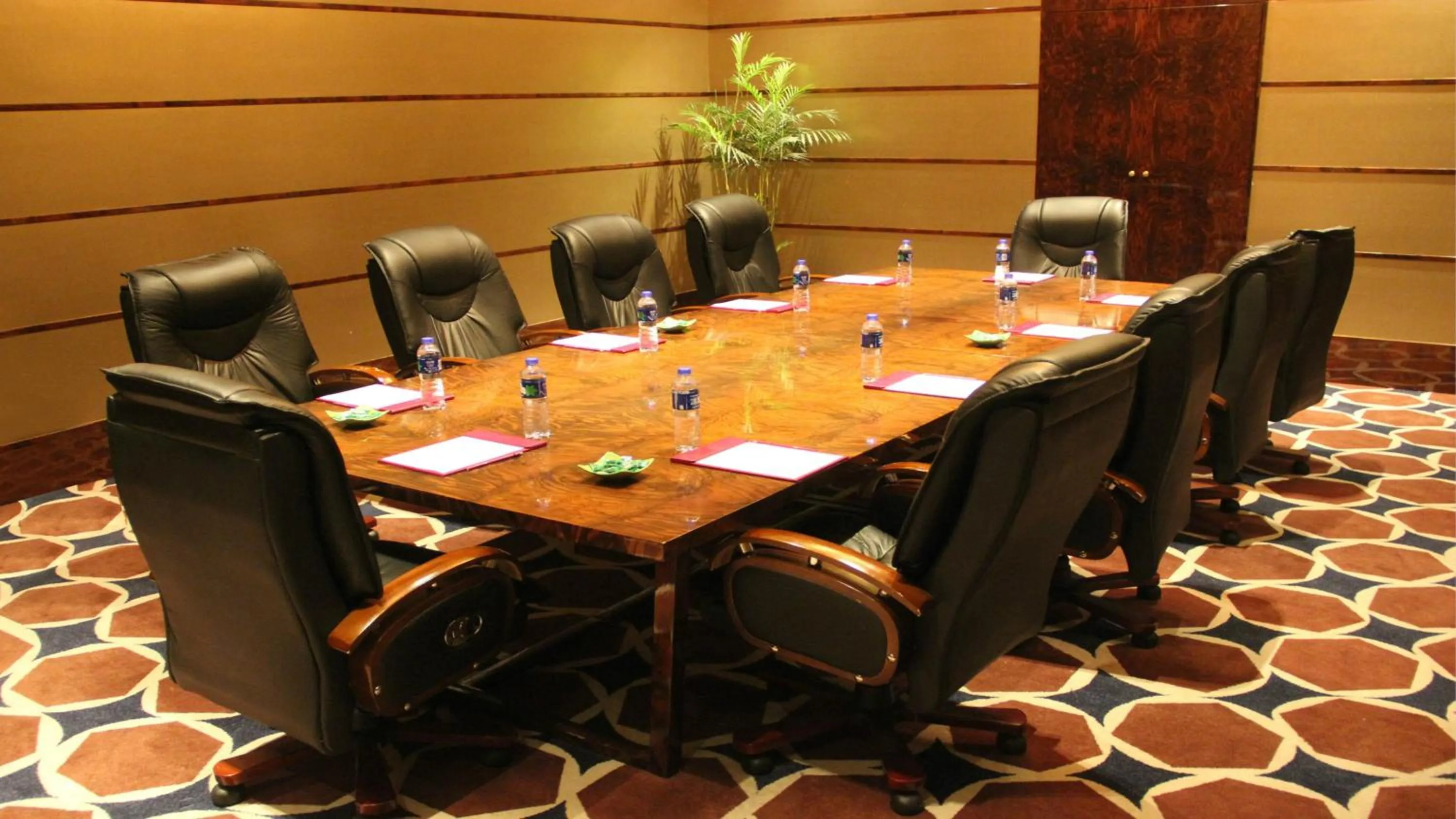 Meeting/conference room in Crowne Plaza Hefei by IHG