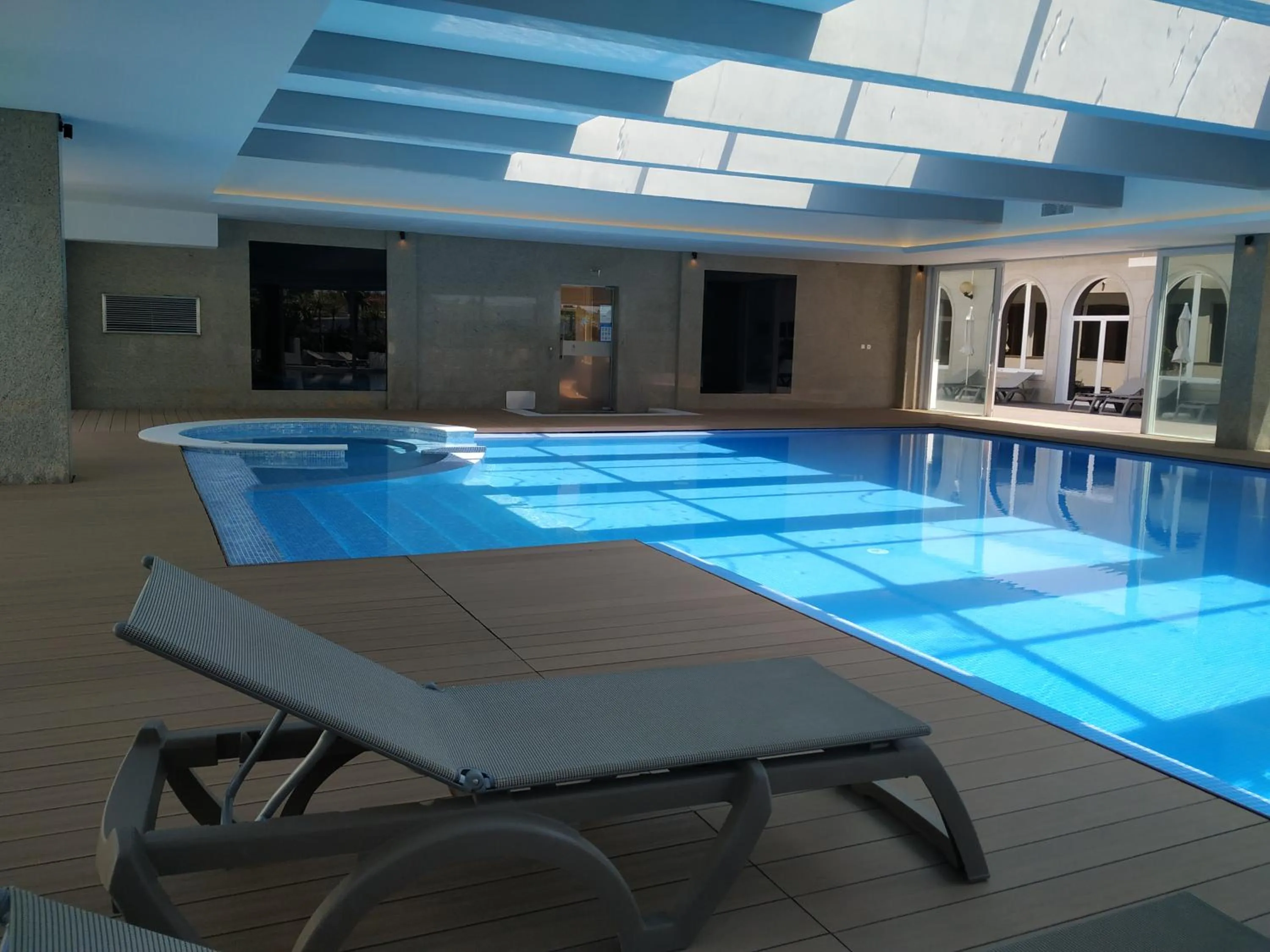 Swimming pool in Hotel Covilhã Dona Maria Affiliated by Meliá