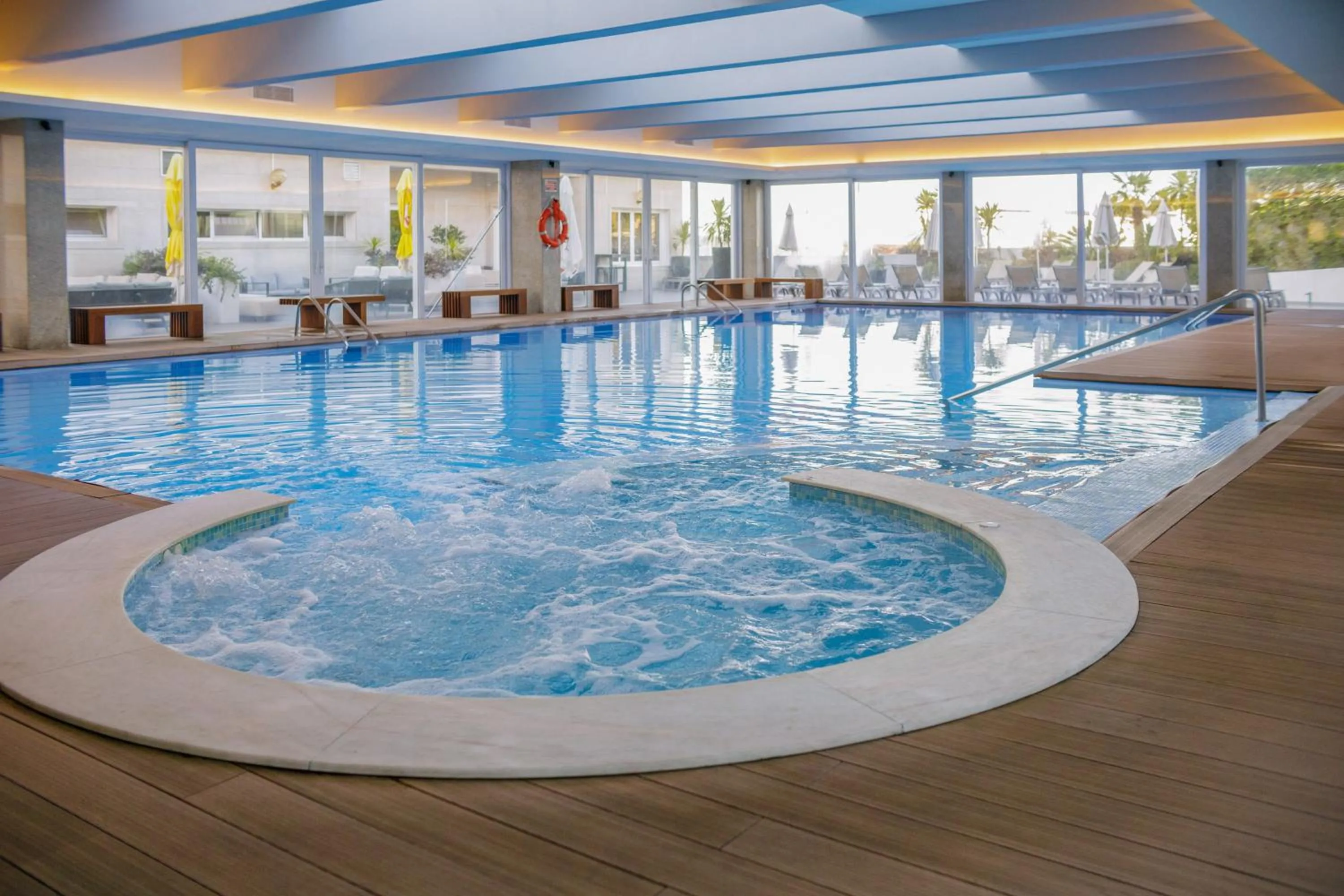 Swimming pool in Hotel Covilhã Dona Maria Affiliated by Meliá