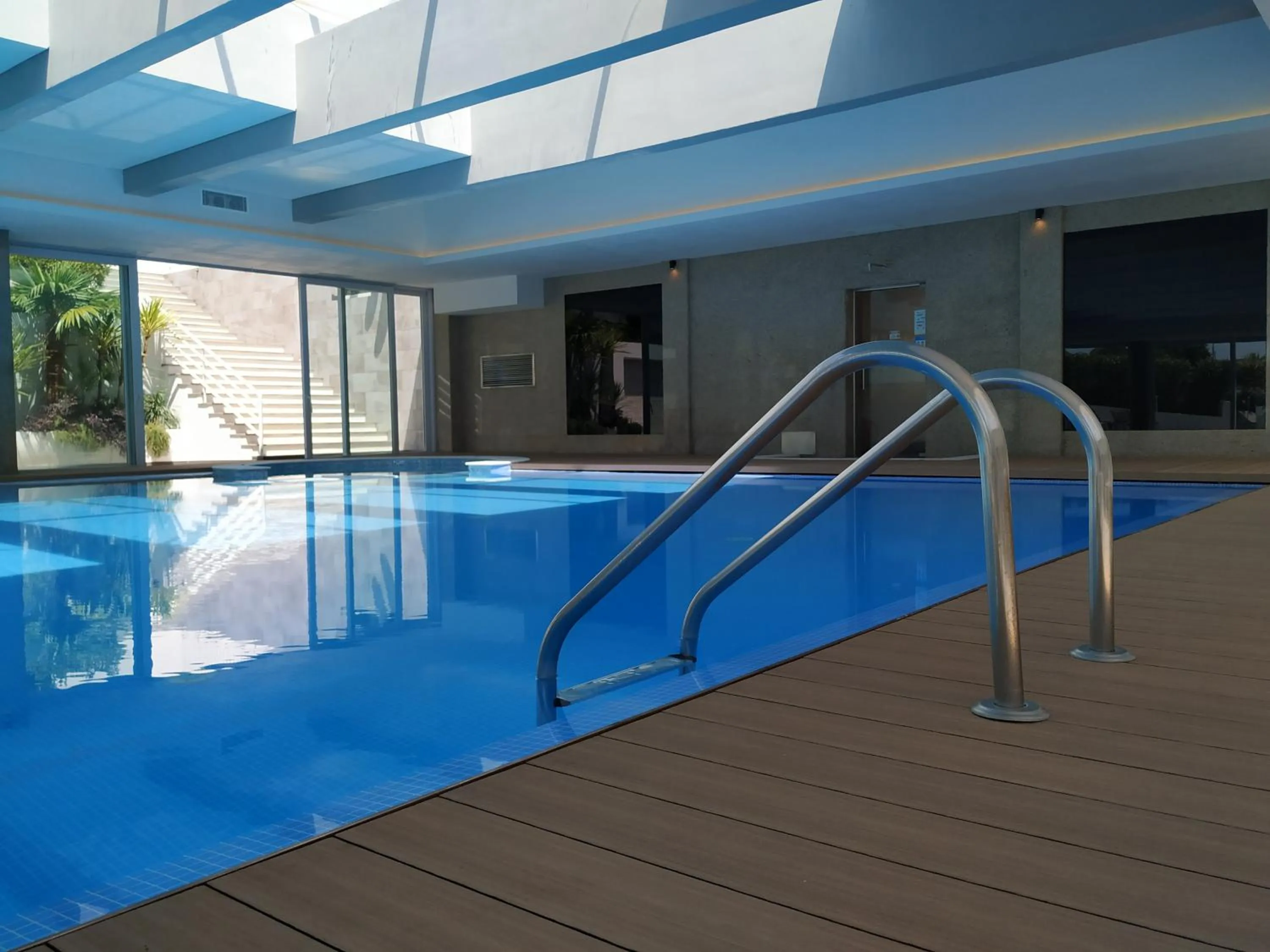 Swimming pool in Hotel Covilhã Dona Maria Affiliated by Meliá