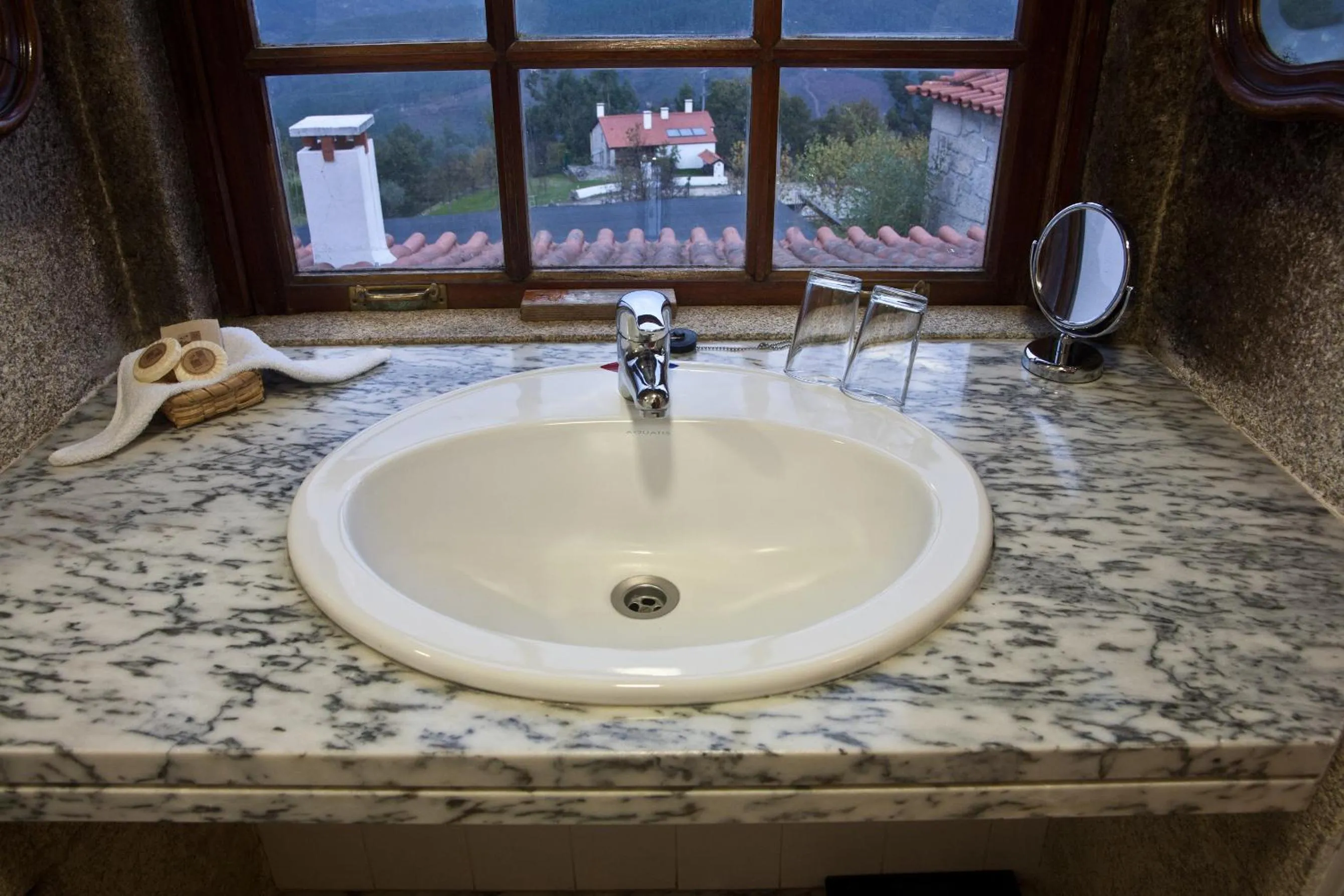 Bathroom in Hotel Rural Quinta da Geia