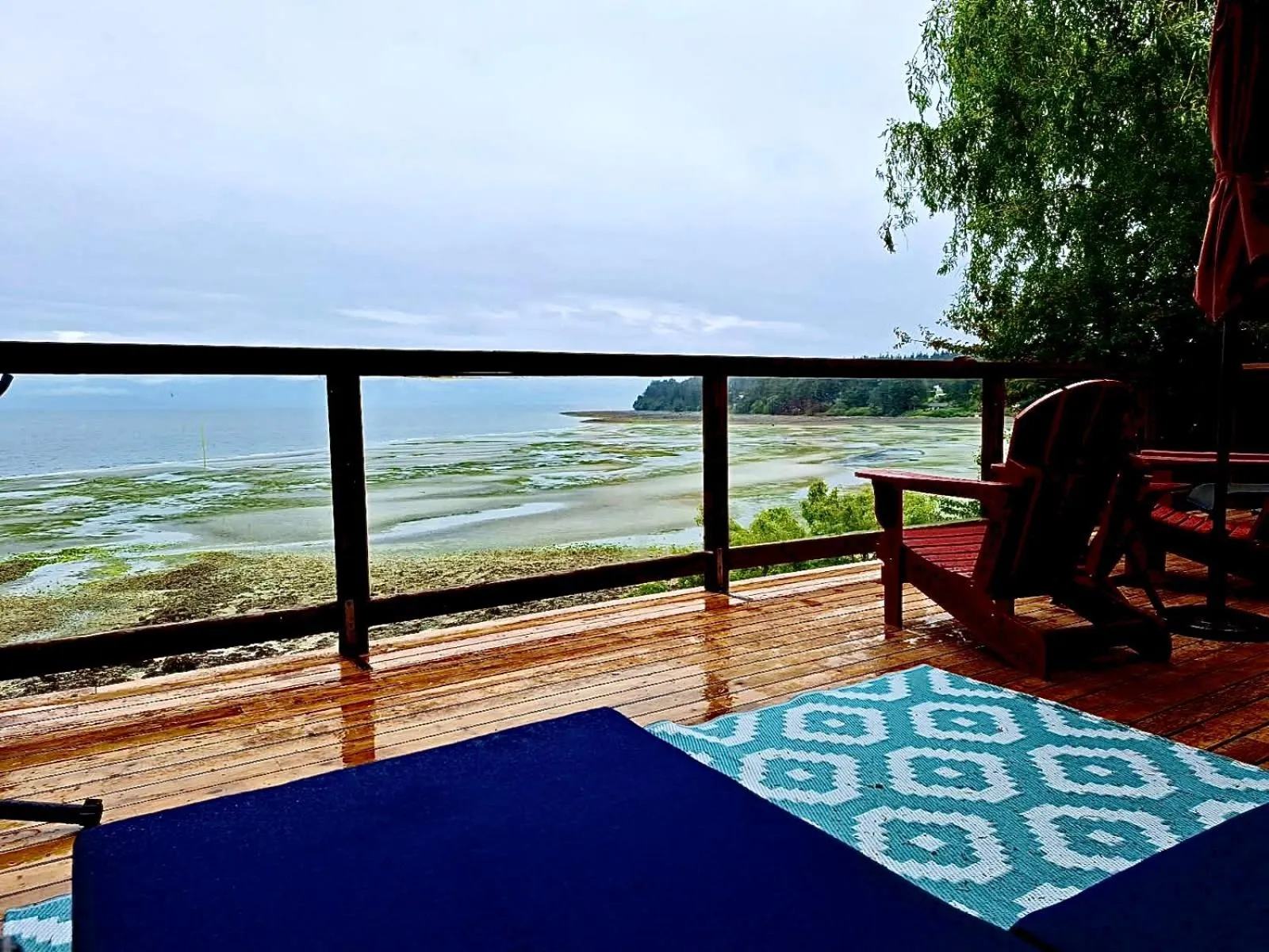 Patio in The Beach House Texada - Gillies Bay Favourite Cabin