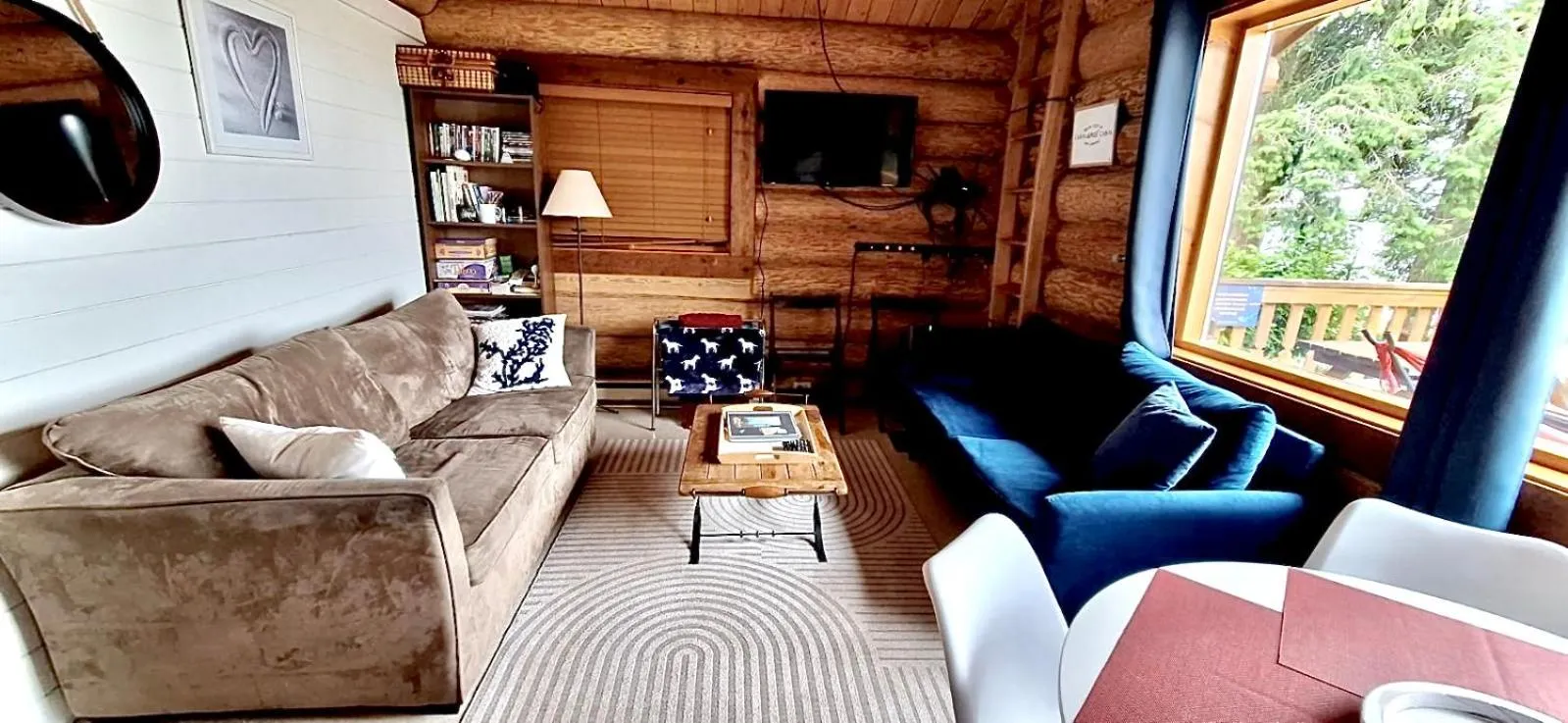 TV and multimedia in The Beach House Texada - Gillies Bay Favourite Cabin