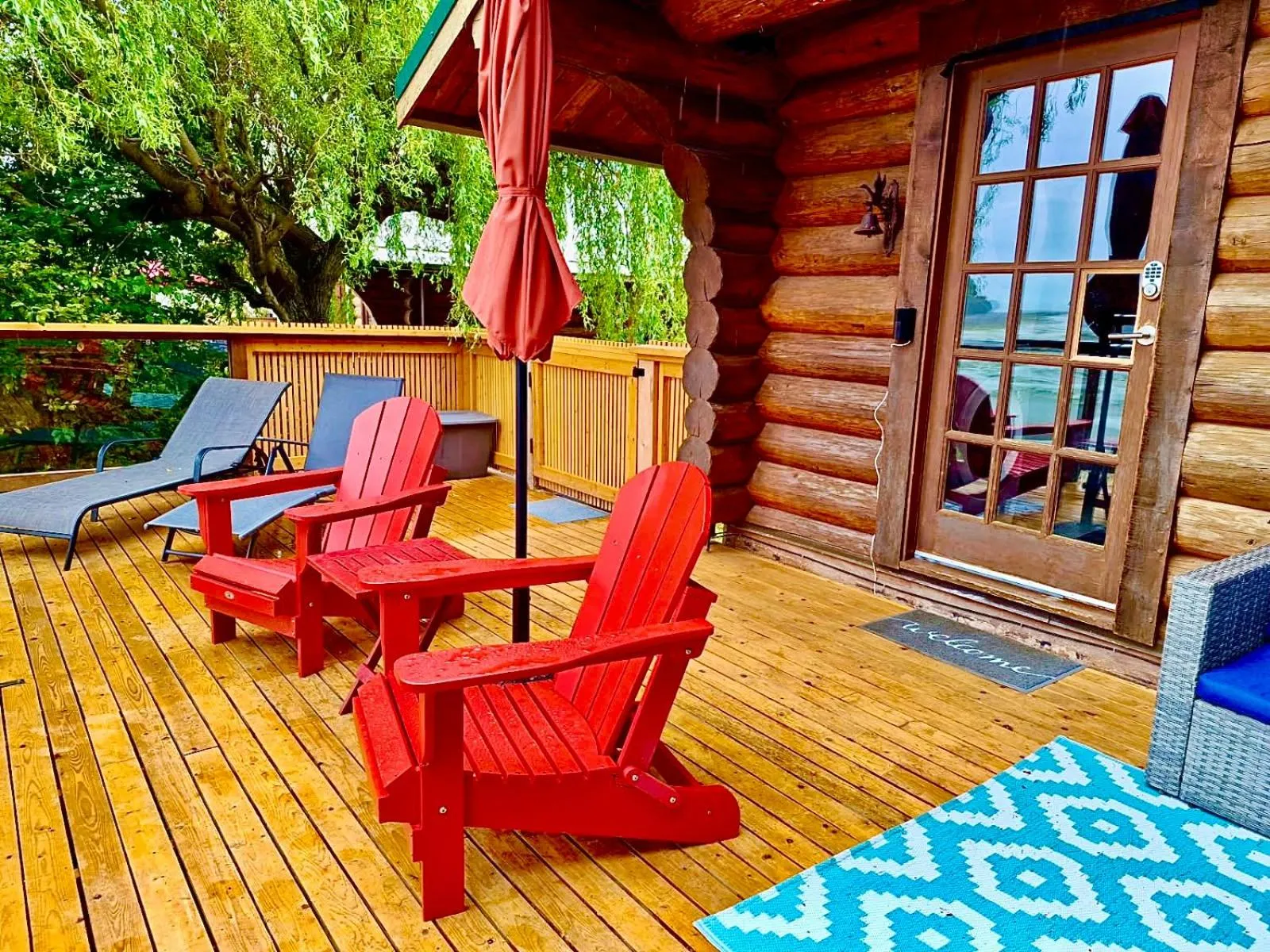 Patio in The Beach House Texada - Gillies Bay Favourite Cabin