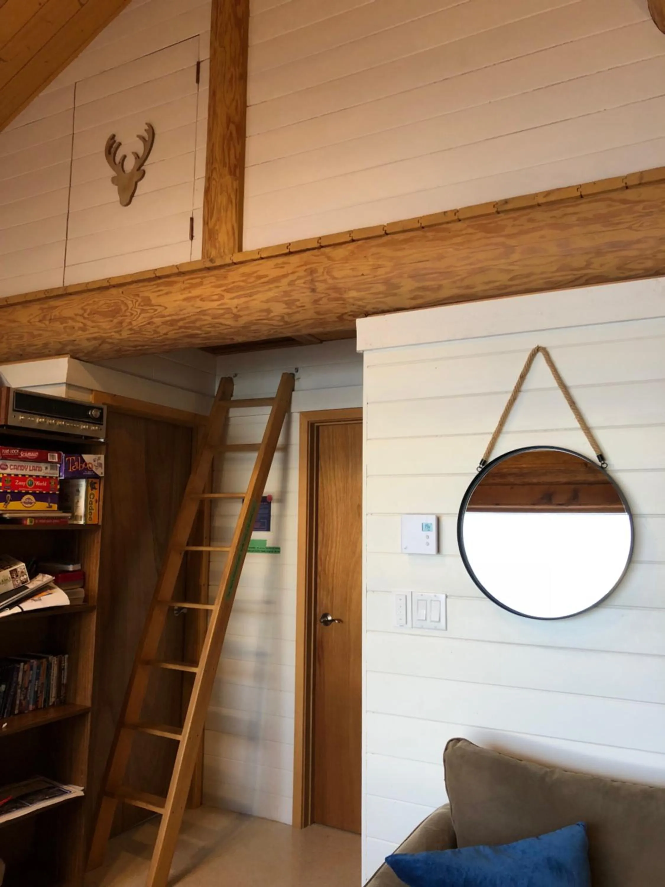 Bed in The Beach House Texada - Gillies Bay Favourite Cabin