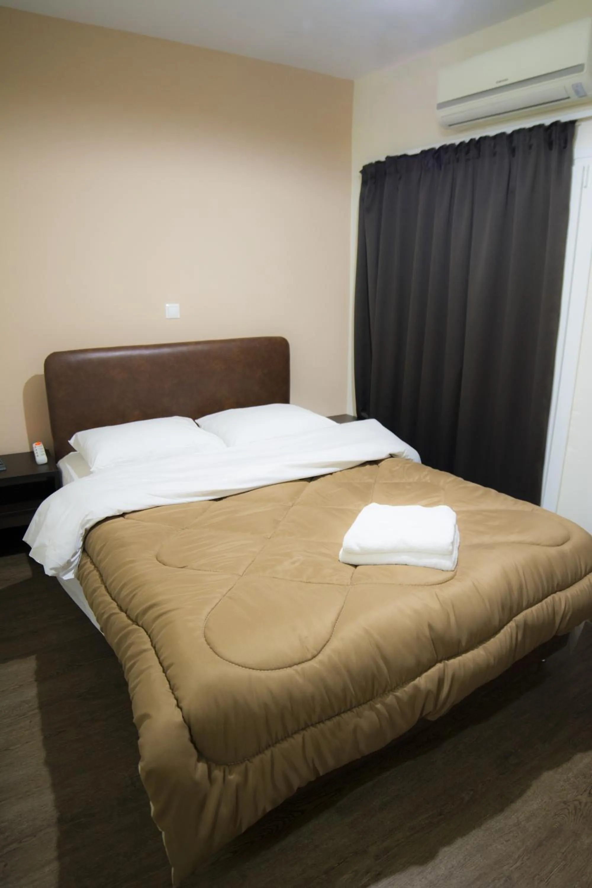 Bed in Pella Inn Hostel