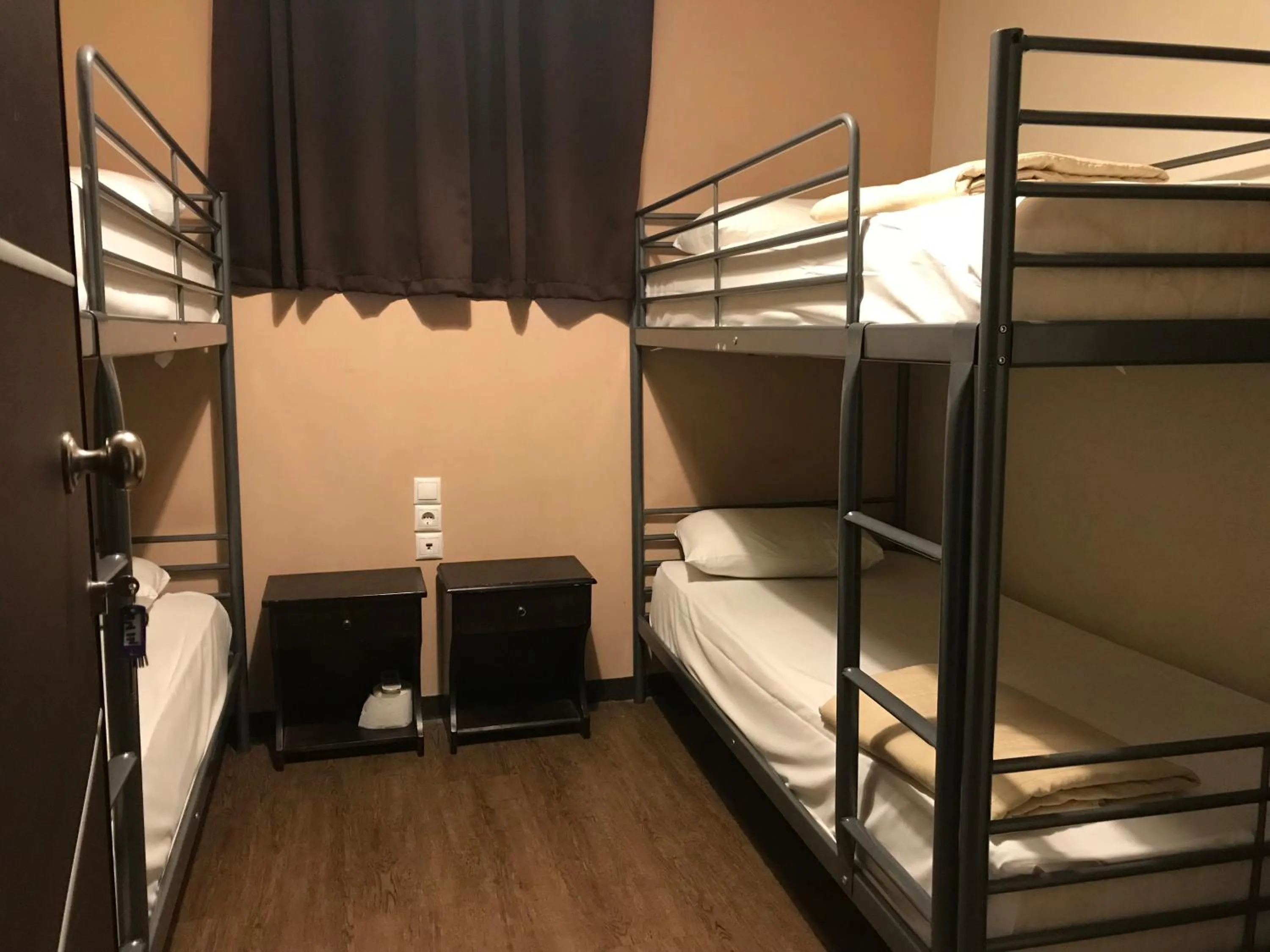 Bed in Pella Inn Hostel